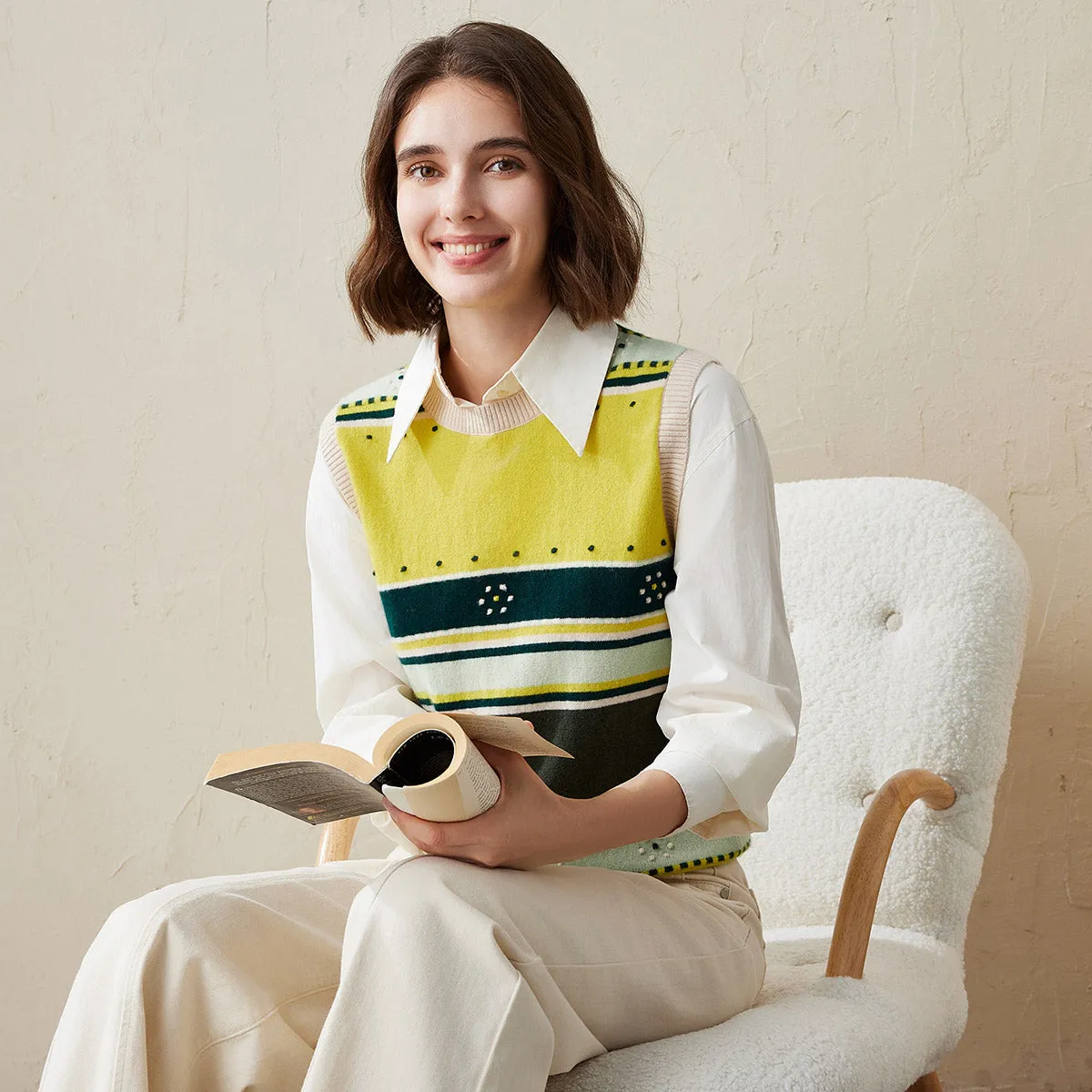 100% Cashmere Colorful Geometric Knit Vest sold by COMOBOCA product image thumbnail 3