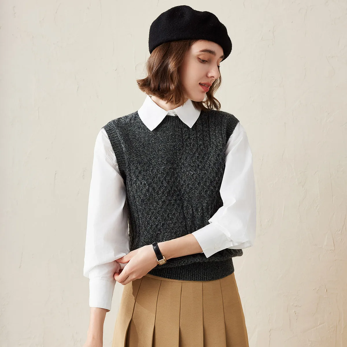 100% Cashmere Women's Knitted Sleeveless Sweater Vest sold by COMOBOCA