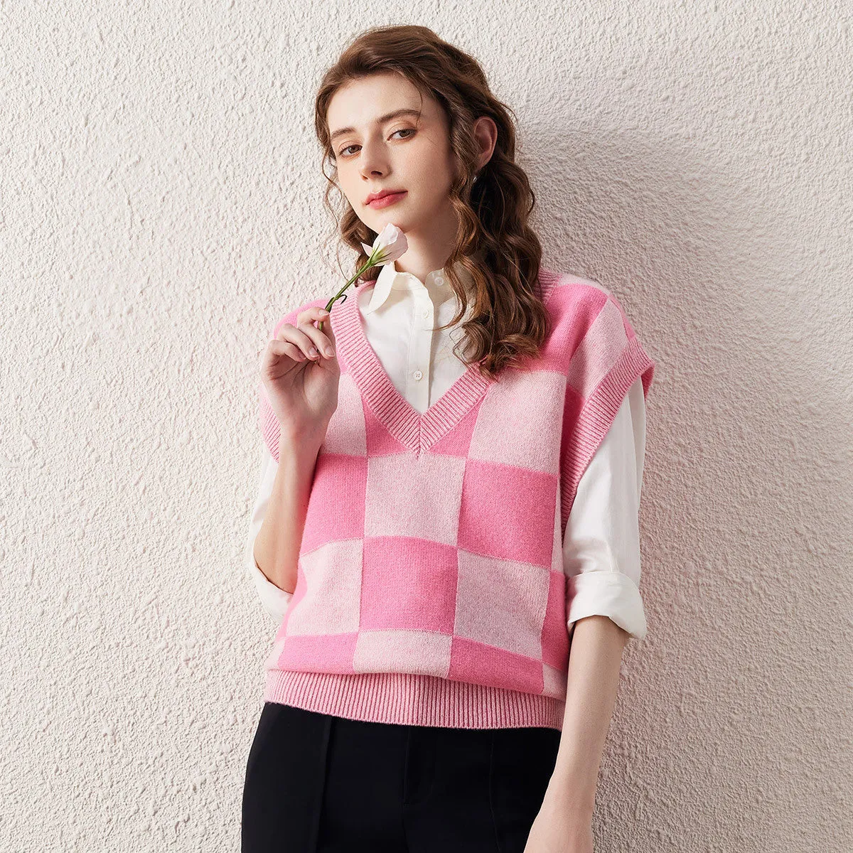 100% Wool Pink Checkered Knit Vest sold by COMOBOCA product image thumbnail 5