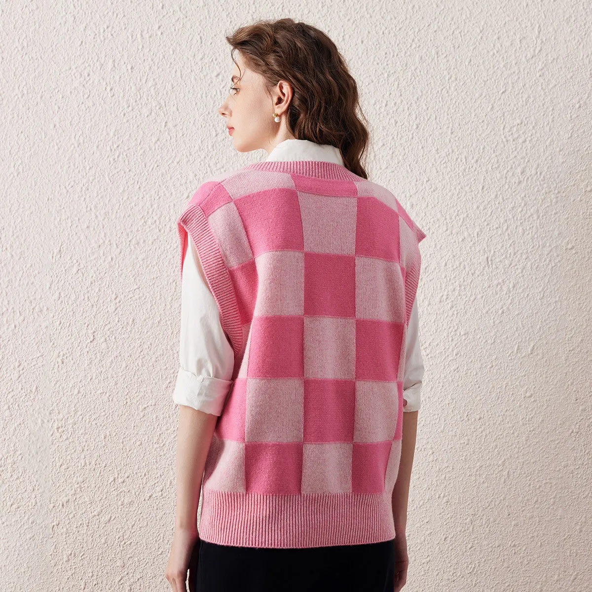 100% Wool Pink Checkered Knit Vest sold by COMOBOCA product image thumbnail 2
