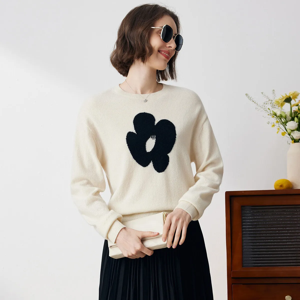 100% Cashmere Women's Floral Knit Sweater sold by COMOBOCA product image thumbnail 5