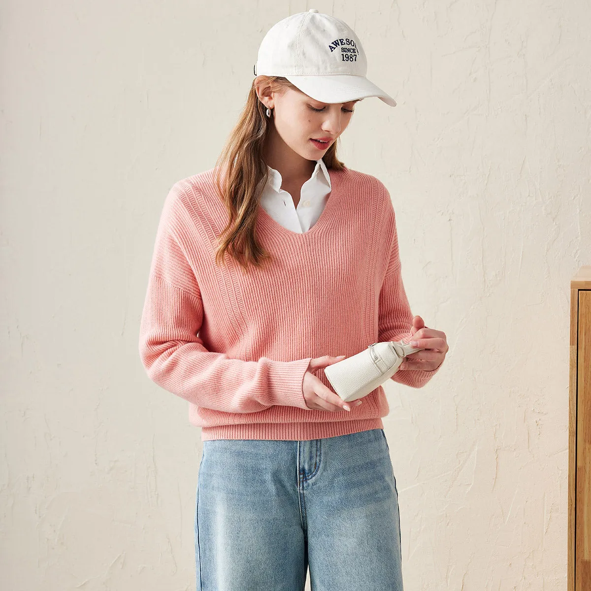 100% Wool Elegant Ribbed V-Neck Sweater sold by COMOBOCA product image thumbnail 3