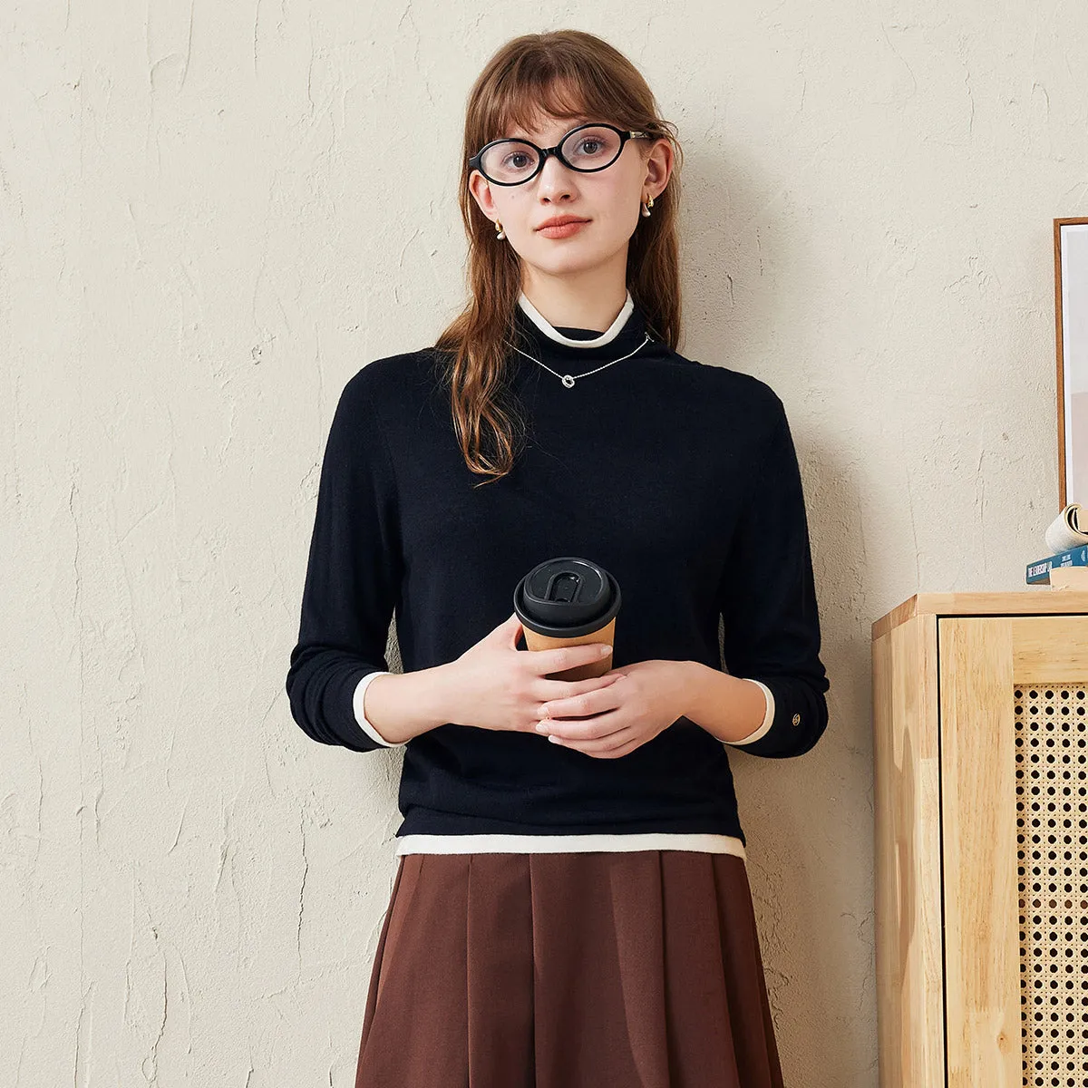 100% Wool Women's Lightweight Turtleneck Sweater sold by COMOBOCA product image thumbnail 5