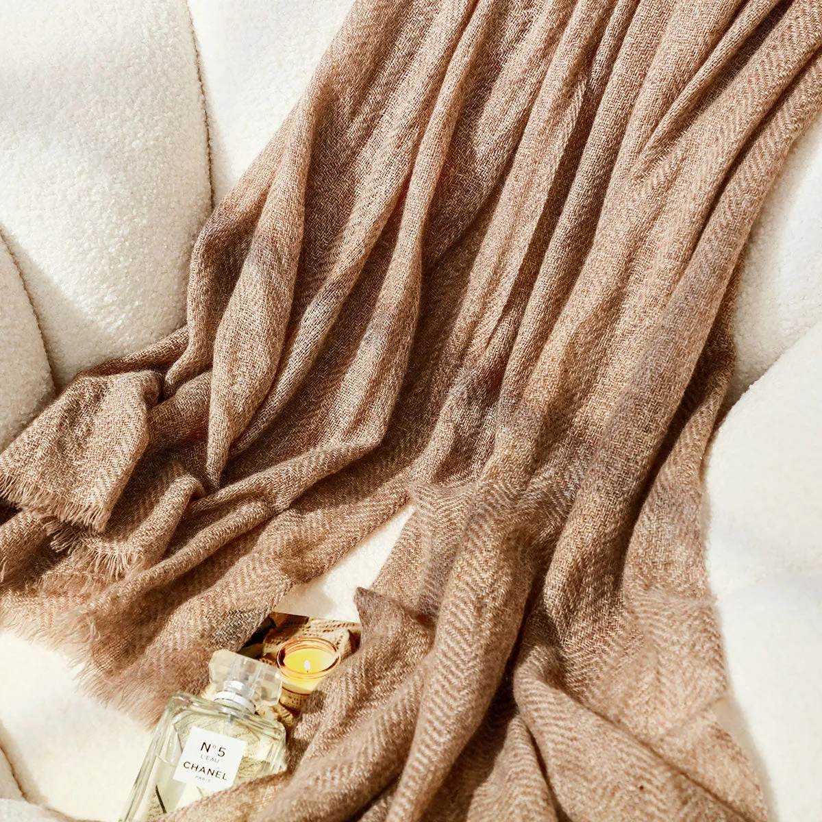 100% Cashmere Fringe Herringbone Scarf sold by COMOBOCA product image thumbnail 5