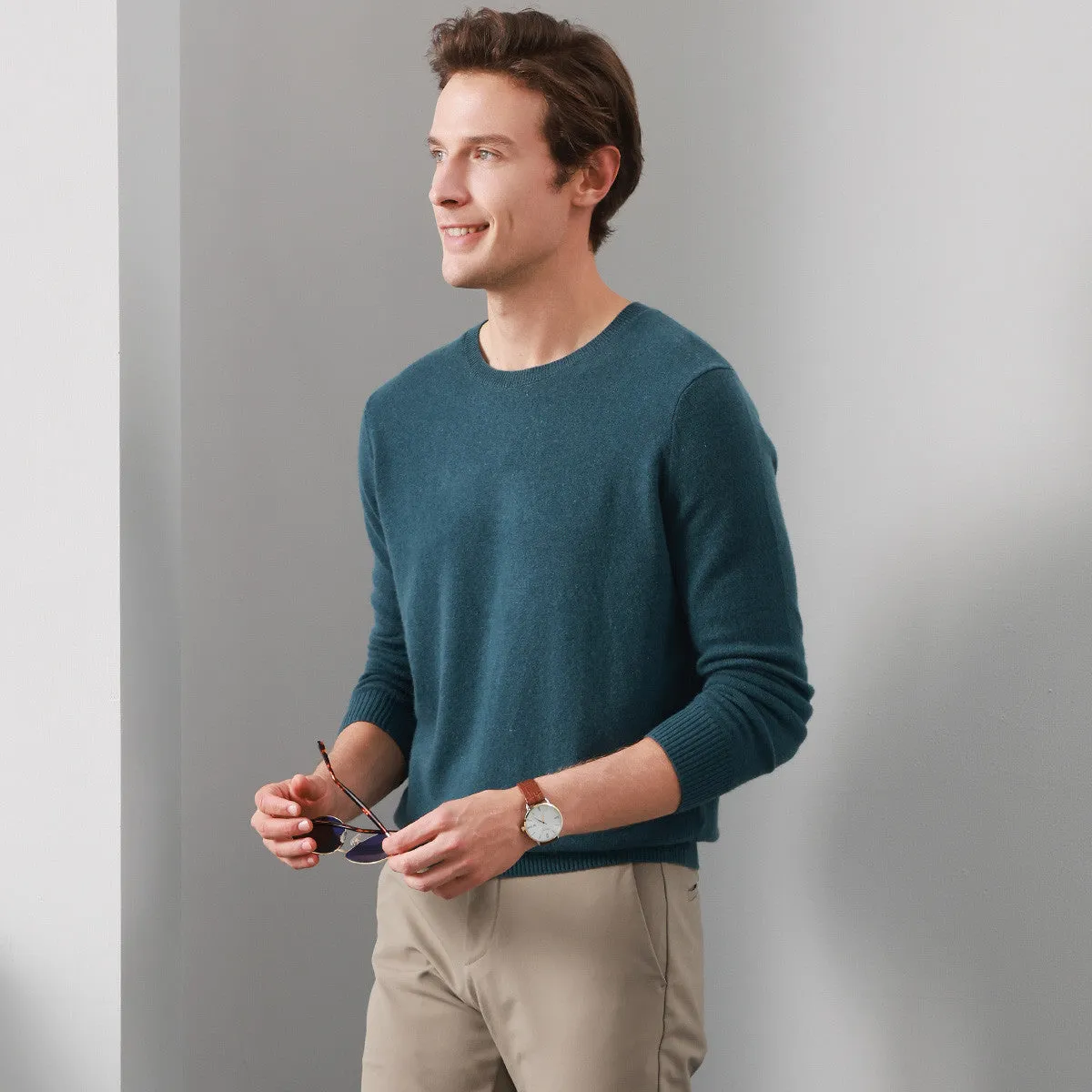100% Cashmere Men's Round Neck Sweater sold by COMOBOCA product image thumbnail 5