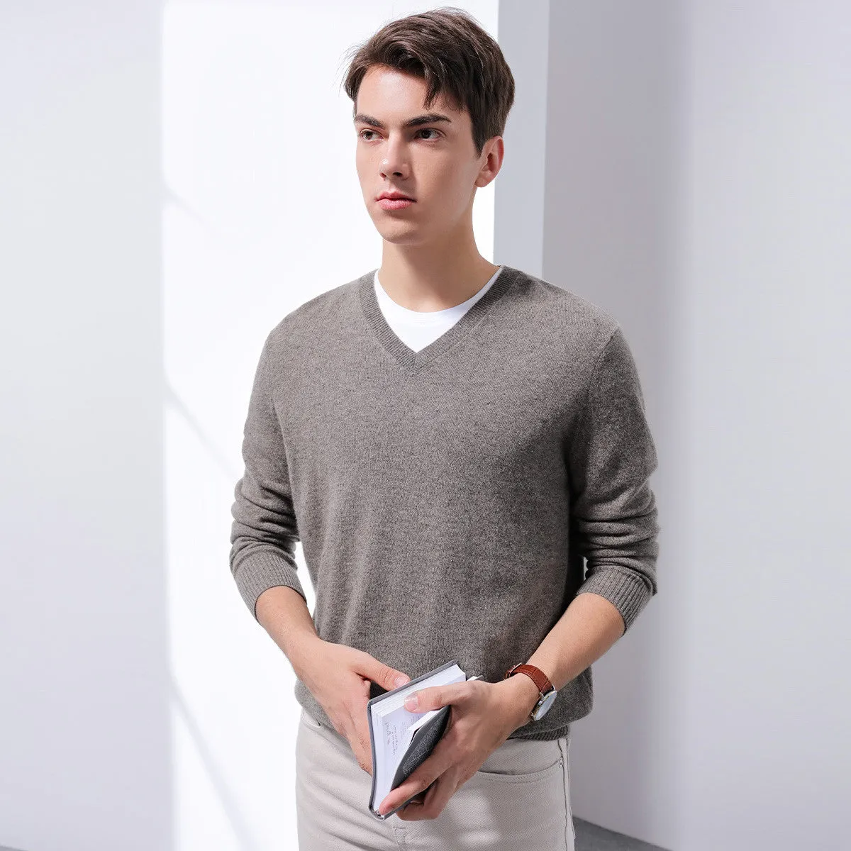100% Cashmere Men's V-Neck Sweater sold by COMOBOCA product image thumbnail 4