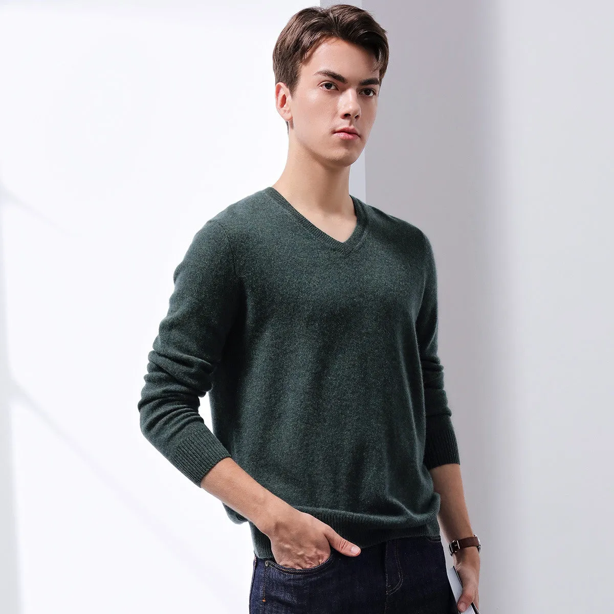 100% Cashmere Men's V-Neck Sweater sold by COMOBOCA product image thumbnail 3