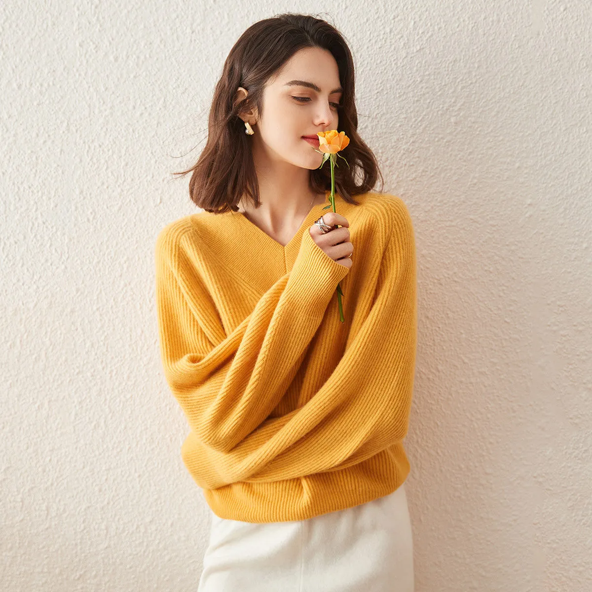 100% Cashmere Women's Lantern Sleeve V-Neck Knit Sweater sold by COMOBOCA product image thumbnail 5