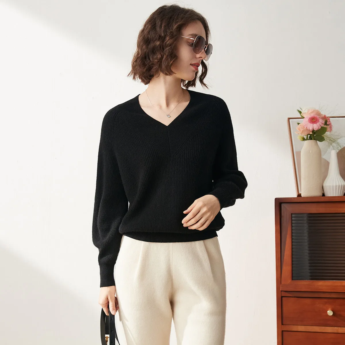 100% Cashmere Women's Lantern Sleeve V-Neck Knit Sweater sold by COMOBOCA product image thumbnail 2