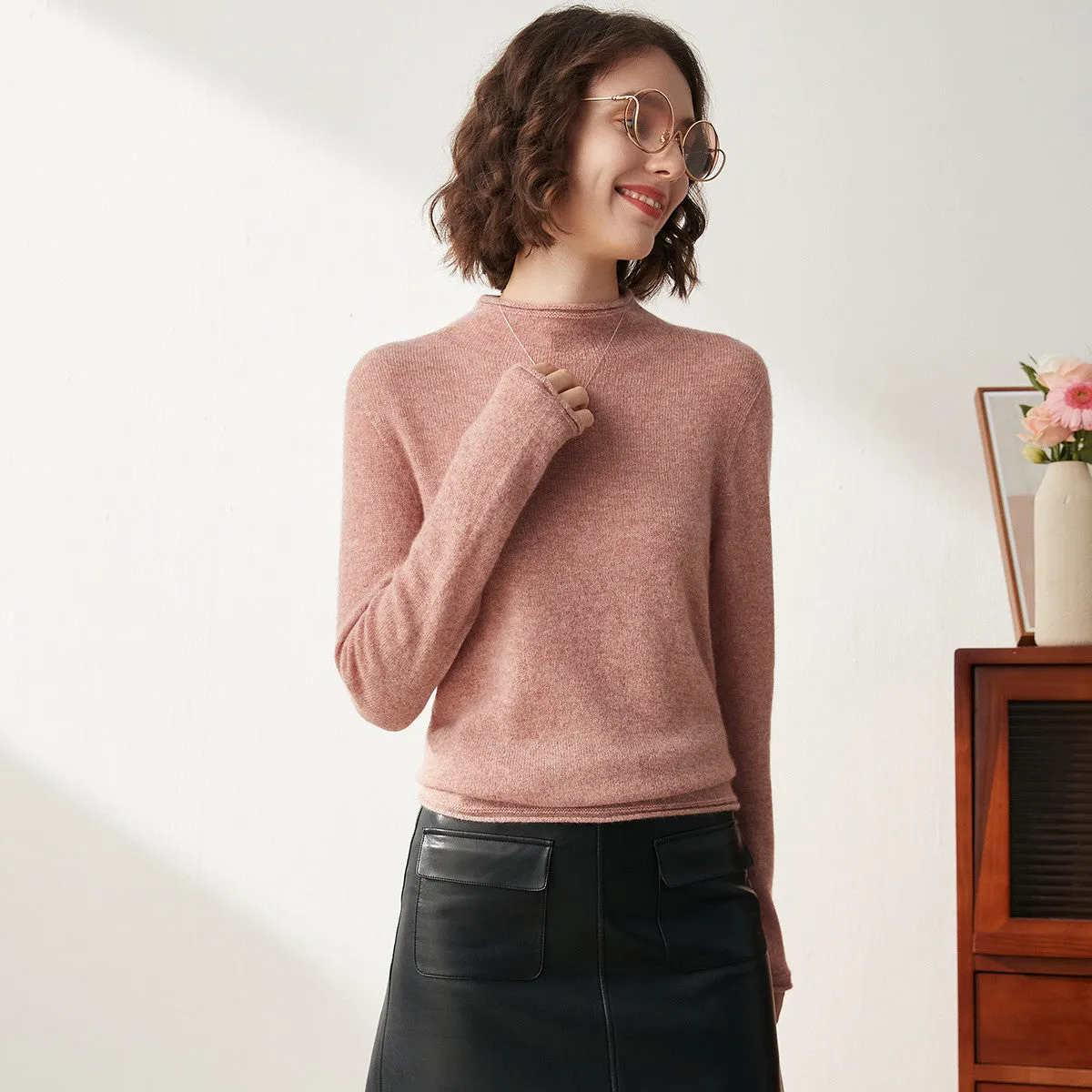 100% Cashmere Women's Round Neck Knit sweater sold by COMOBOCA product image thumbnail 5