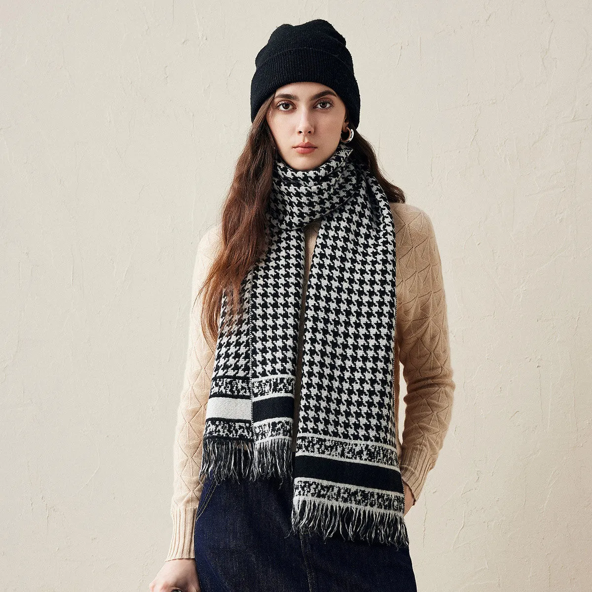 100% Cashmere Houndstooth Patterned Scarf sold by COMOBOCA product image thumbnail 3