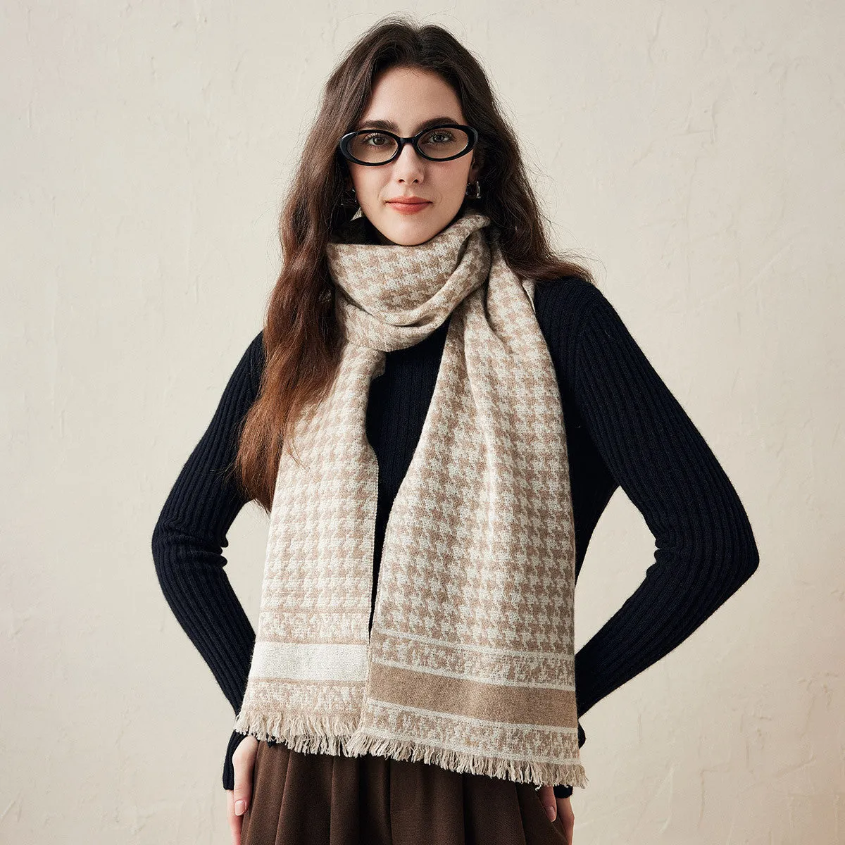 100% Cashmere Houndstooth Patterned Scarf sold by COMOBOCA product image thumbnail 5