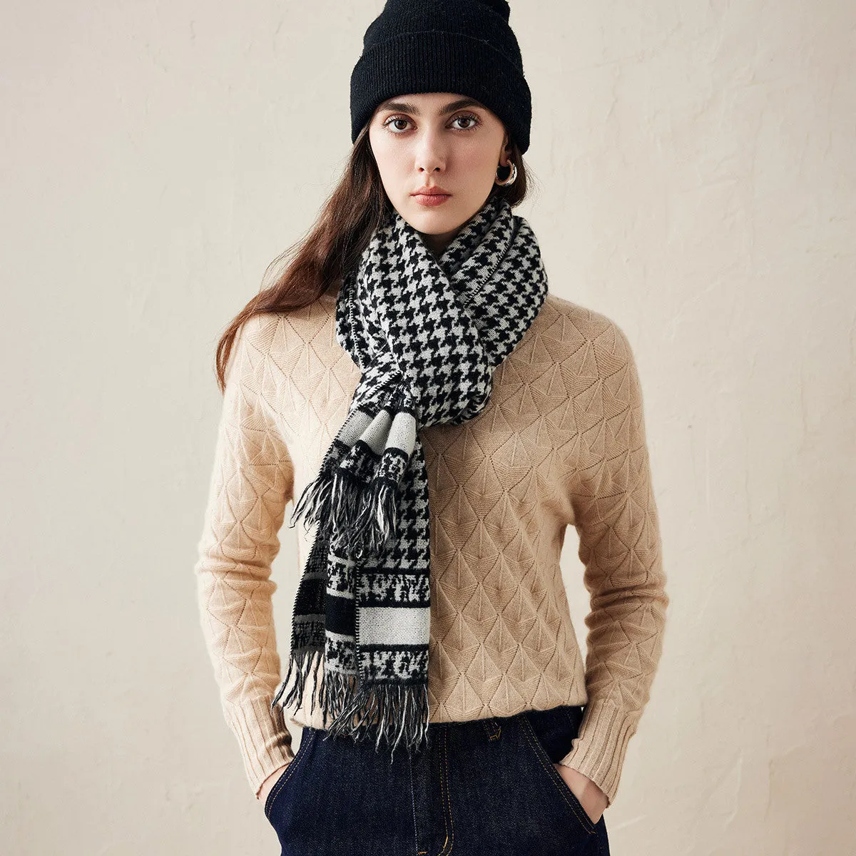 100% Cashmere Houndstooth Patterned Scarf sold by COMOBOCA product image thumbnail 2