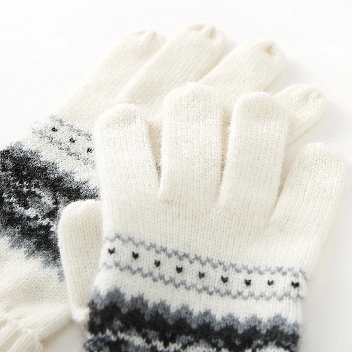 100% Cashmere Soft Knit Gloves with Nordic Design sold by COMOBOCA product image thumbnail 4