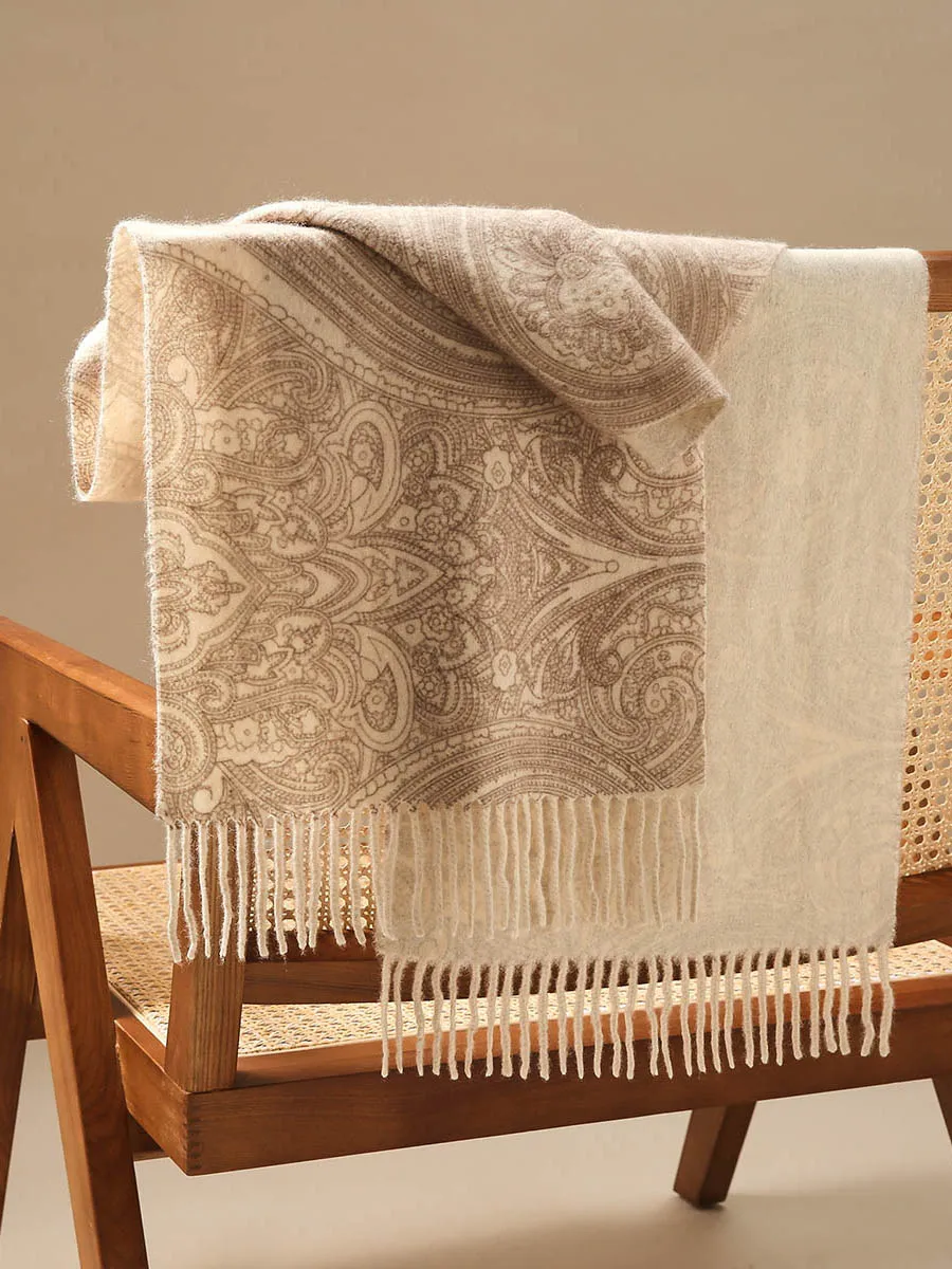 100% Cashmere Women's Paisley Pattern Fringed Scarf sold by COMOBOCA product image thumbnail 3