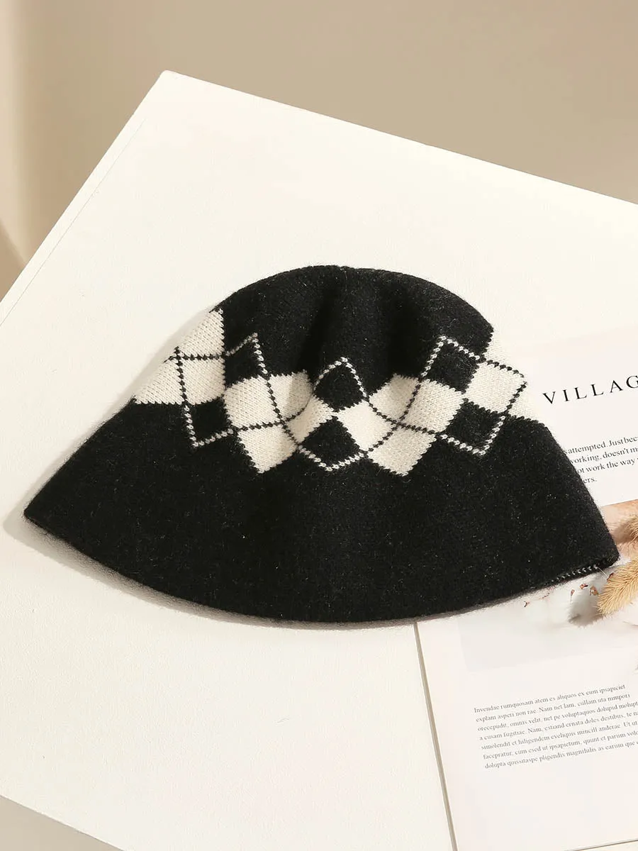 100% Cashmere Women's Argyle Pattern Knit Bucket Hat sold by COMOBOCA product image thumbnail 2