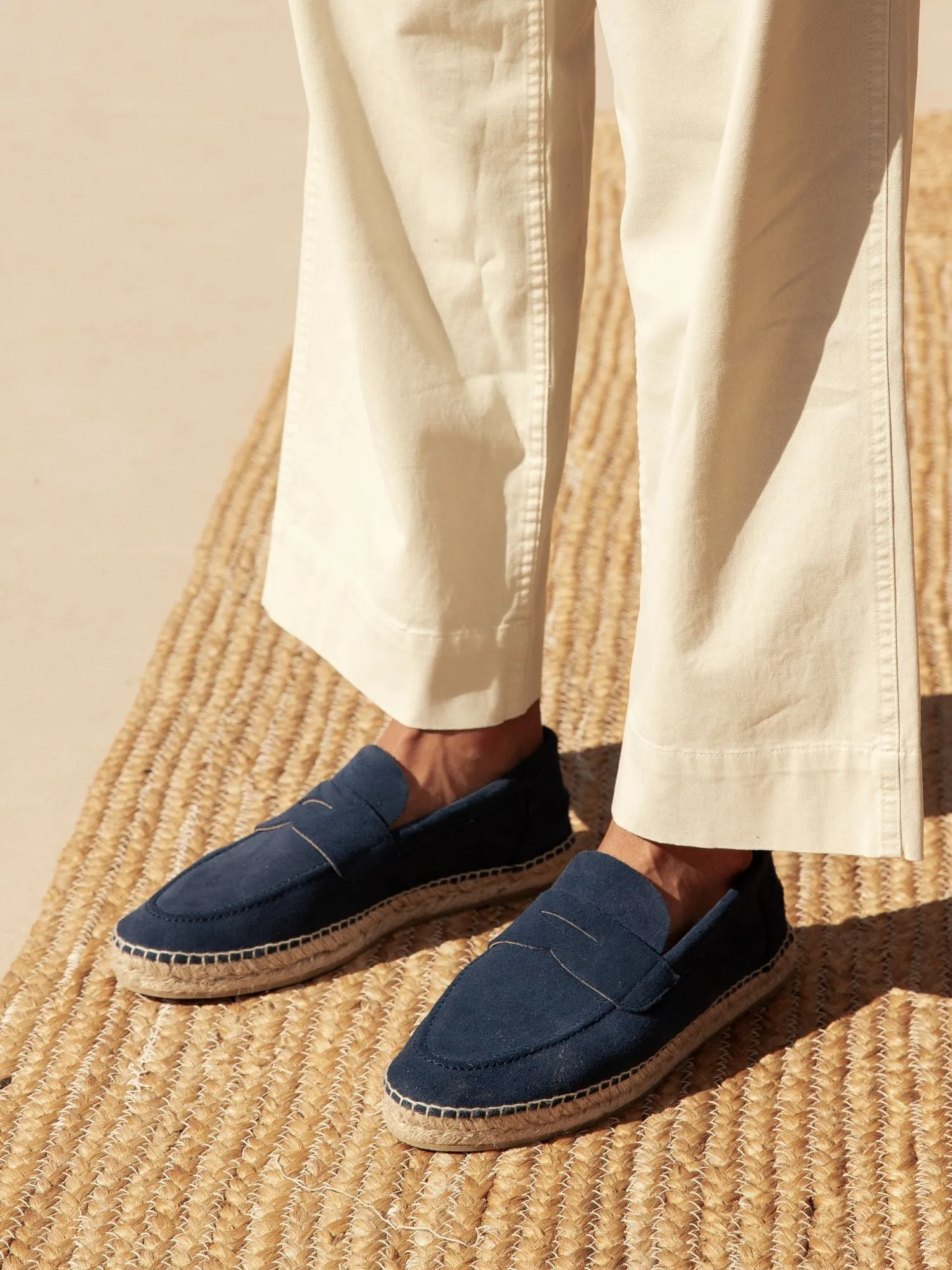 HARRY VELOUR NAVY sold by Genuins