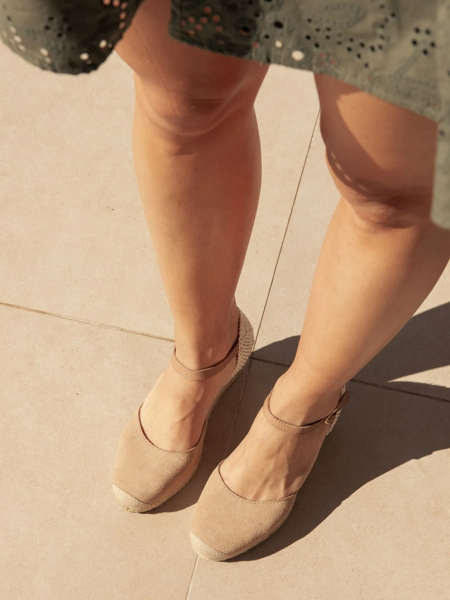 CARINA VELOUR ALMOND sold by Genuins product image thumbnail 4