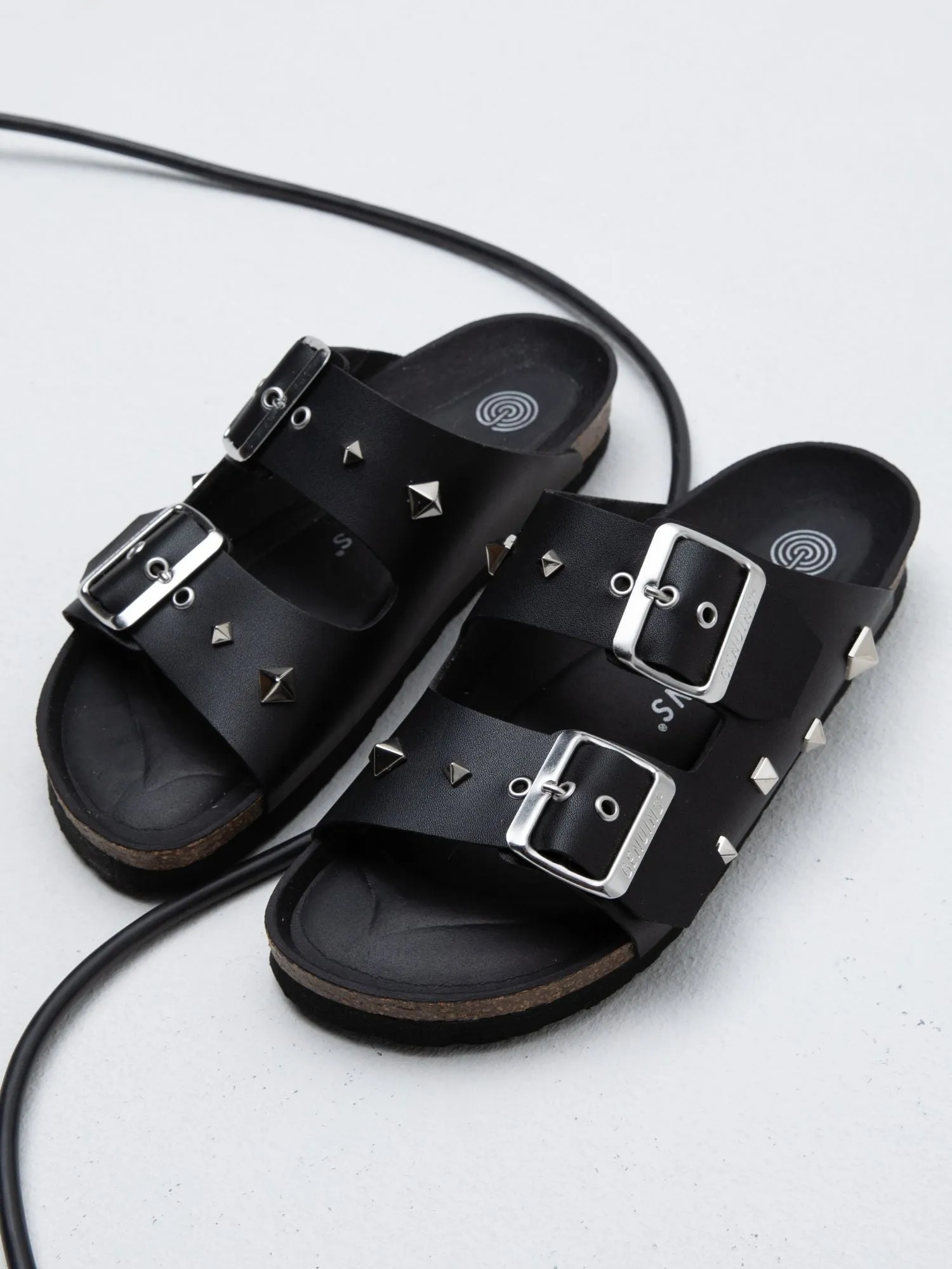 HONOLULU GUIZA VEGAN BLACK sold by Genuins product image thumbnail 2