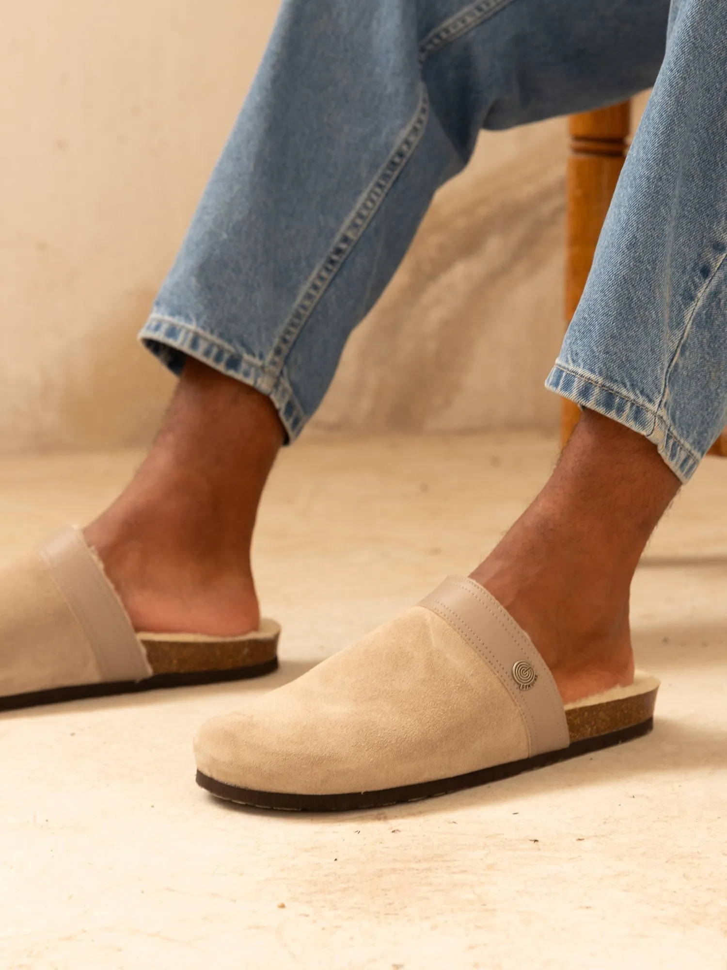 ALVIN VELOUR TAUPE sold by Genuins