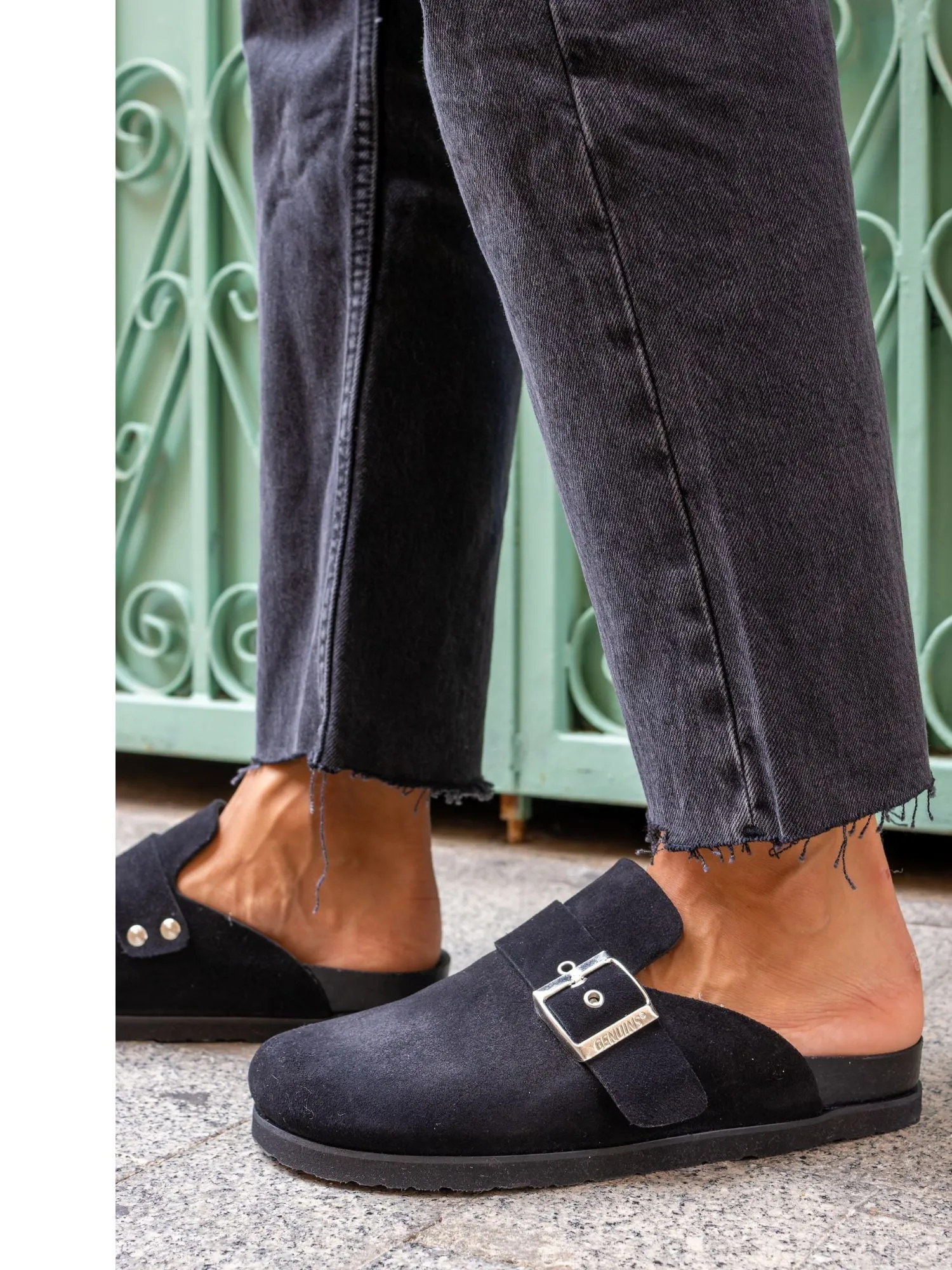 IZAR VELOUR BLACK sold by Genuins product image thumbnail 2