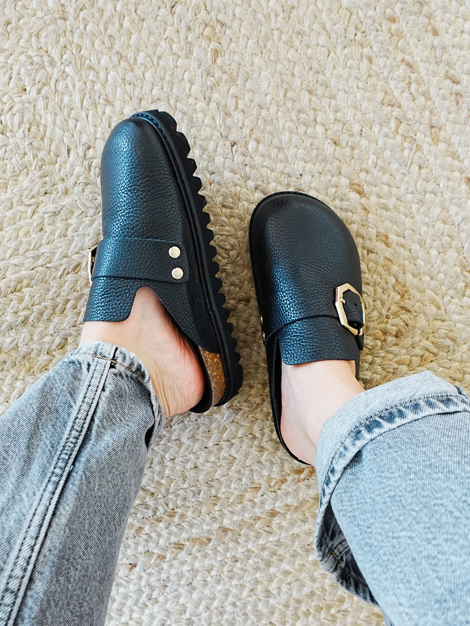 GRISEL LEATHER BLACK sold by Genuins product image thumbnail 2