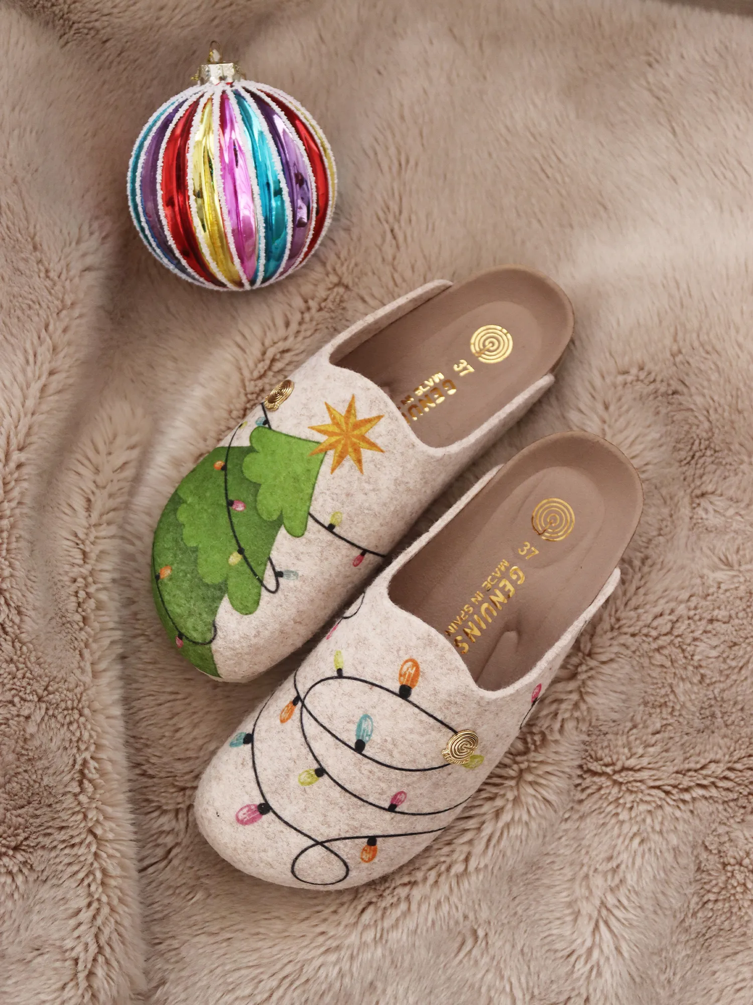 HELSINKI XMAS TREE sold by Genuins