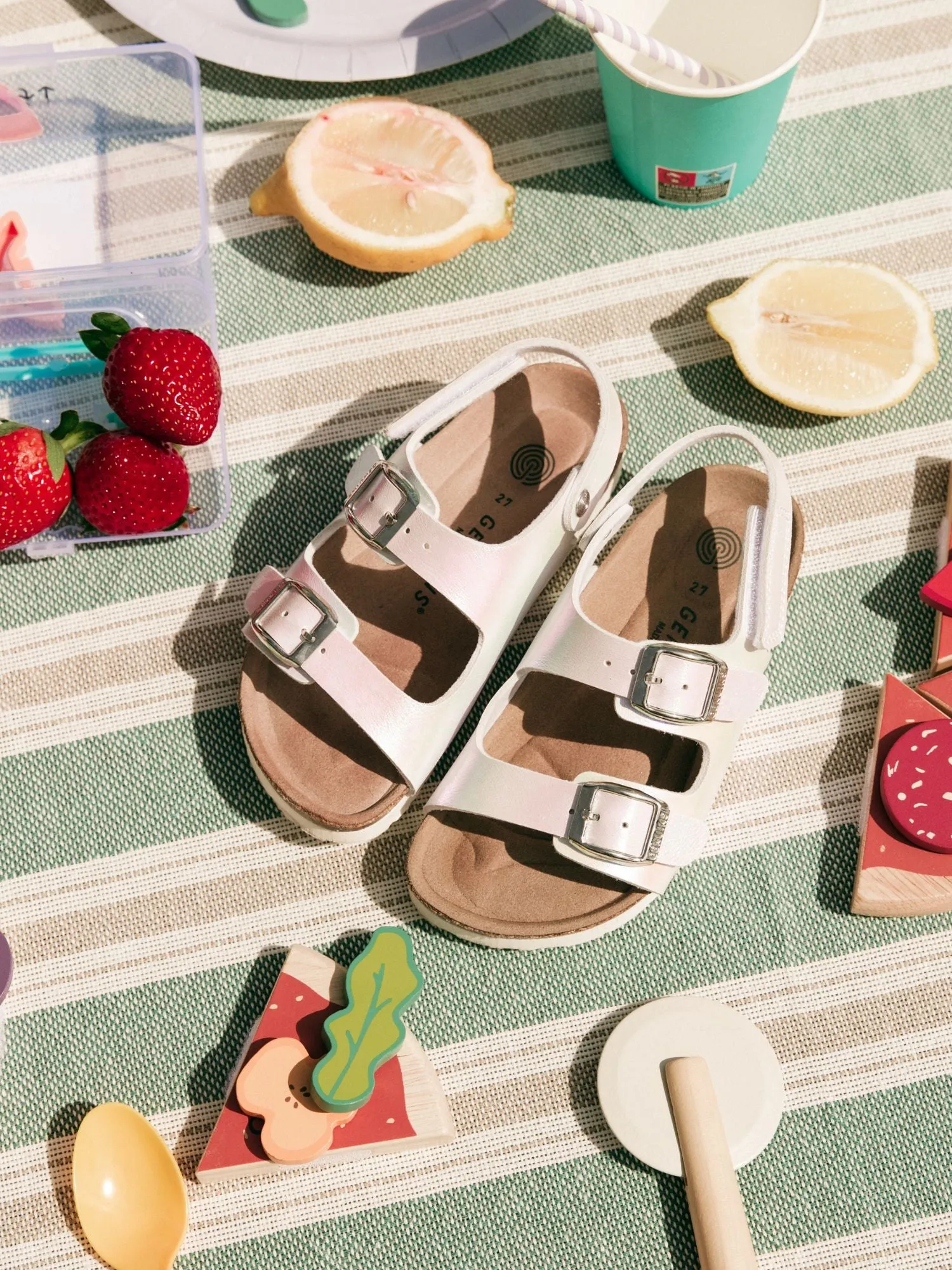 KINDU MOON IRIDESCENT sold by Genuins