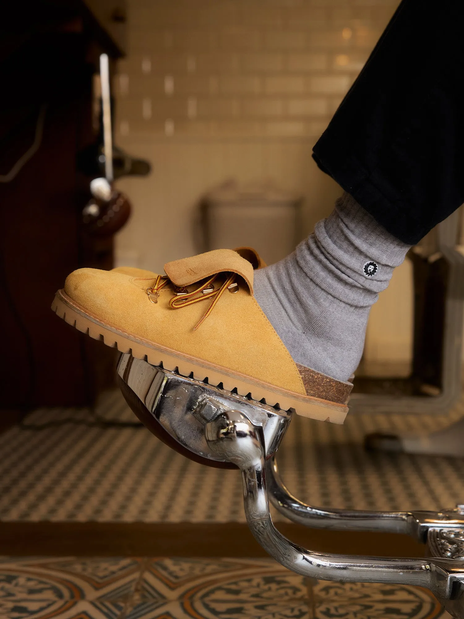 TONG VELOUR LEATHER AMBRA sold by Genuins