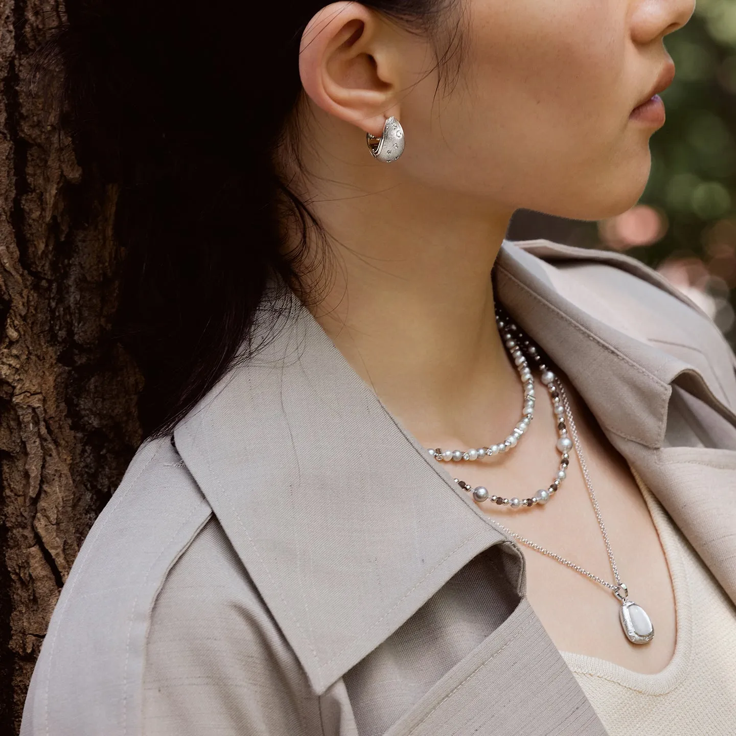 New Cat’s Eye Glass Necklace Gift Set sold by Lola Rose product image thumbnail 4