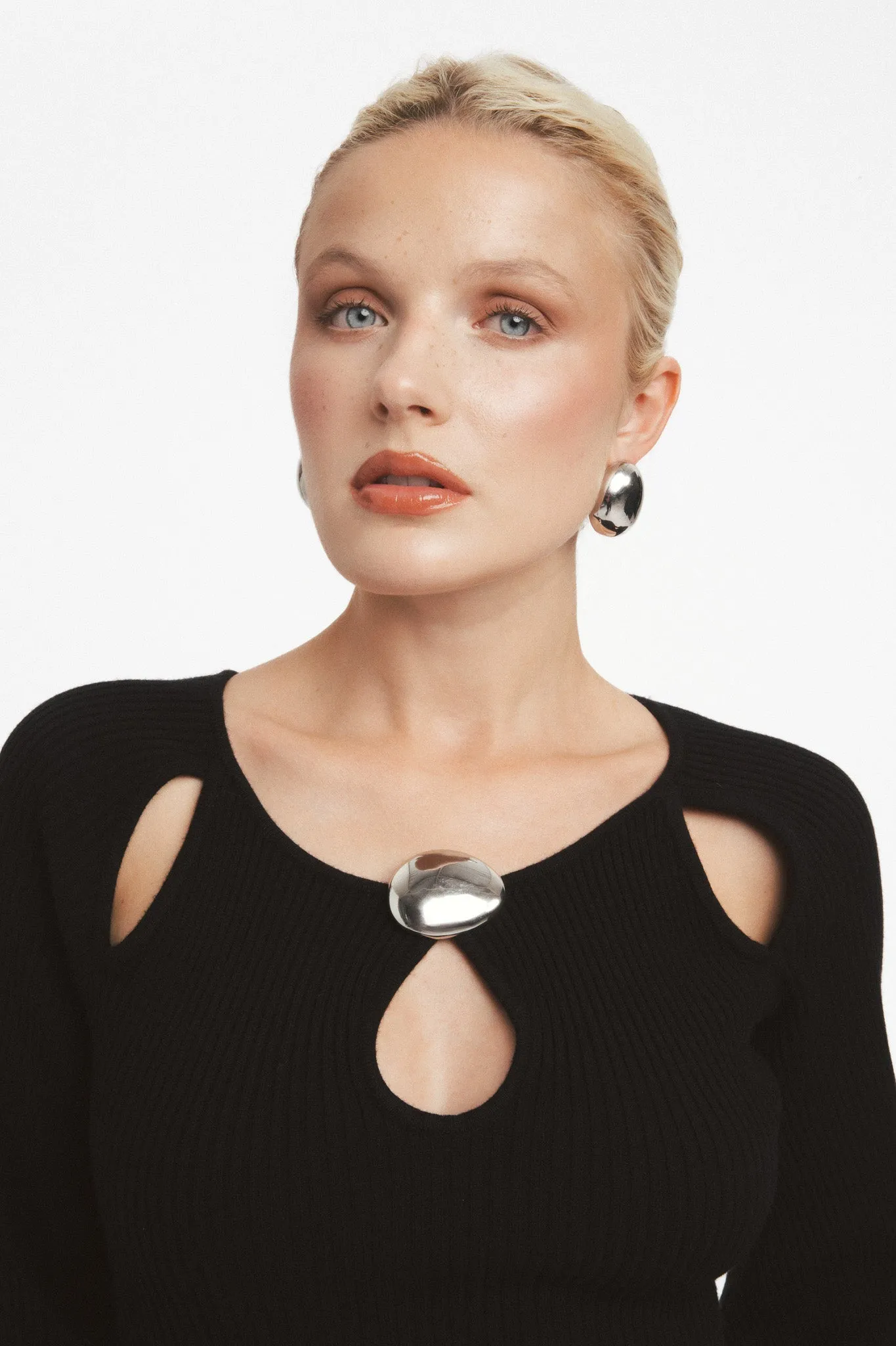 Cut-out knit dress – black sold by Pheme Paris product image thumbnail 5