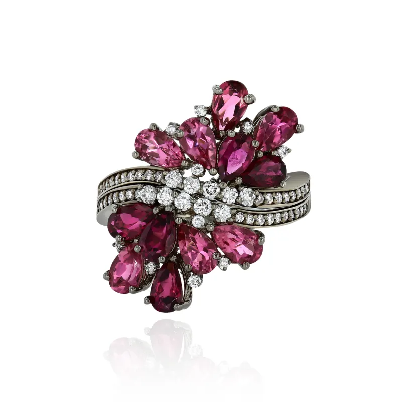 Petite Twin Blossom Ring sold by Veniroeshop