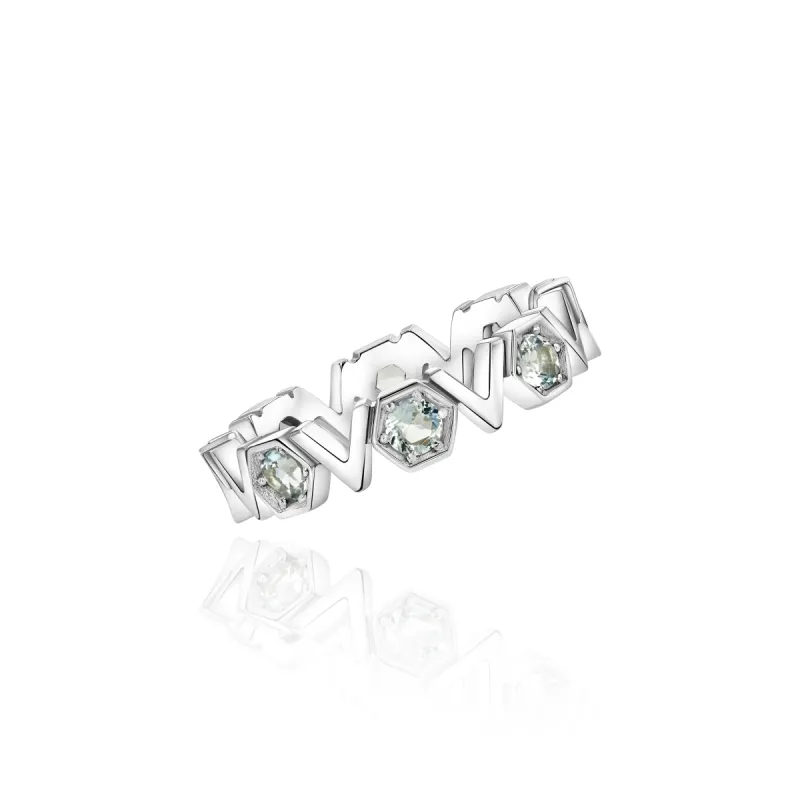 V Ring sold by Veniroeshop