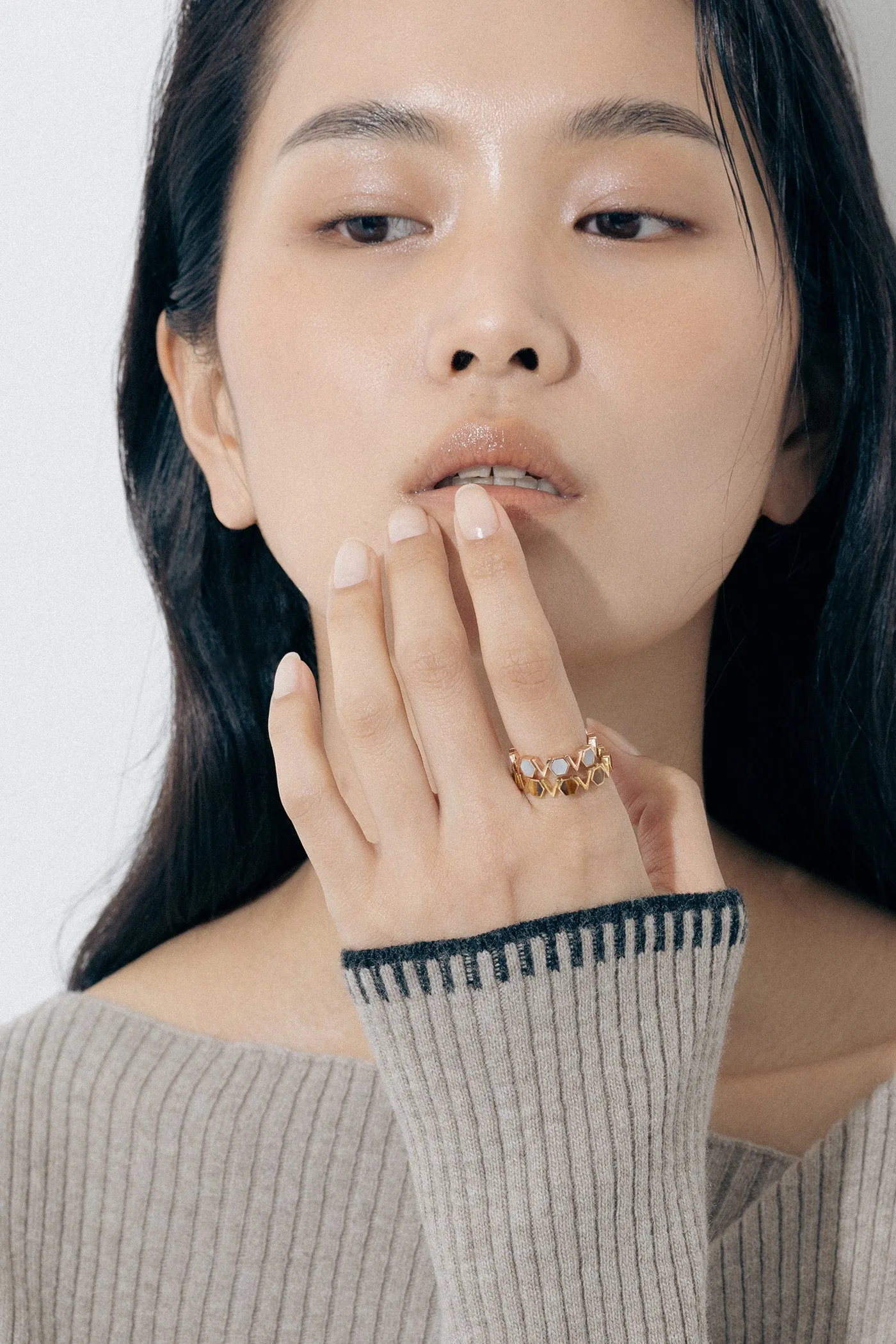 V Ring sold by Veniroeshop product image thumbnail 2