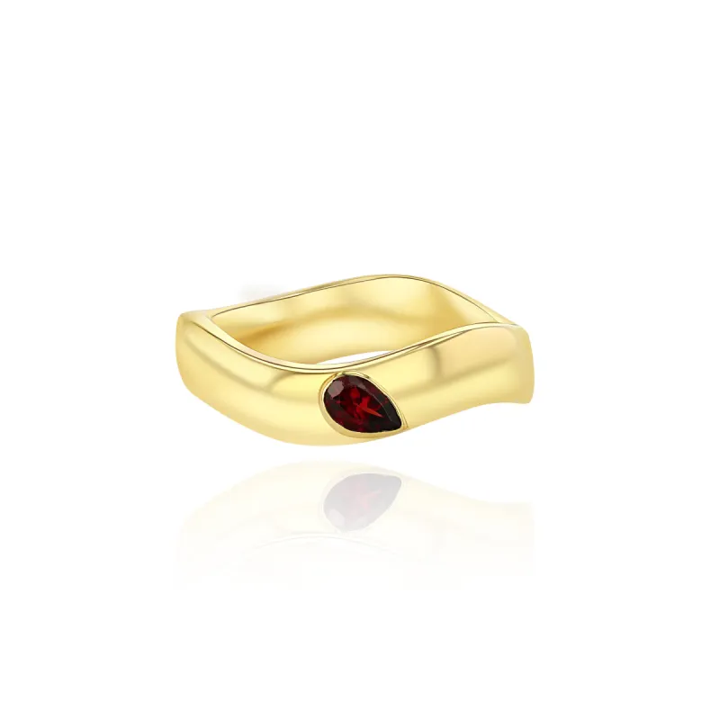 Curve Rings sold by Veniroeshop