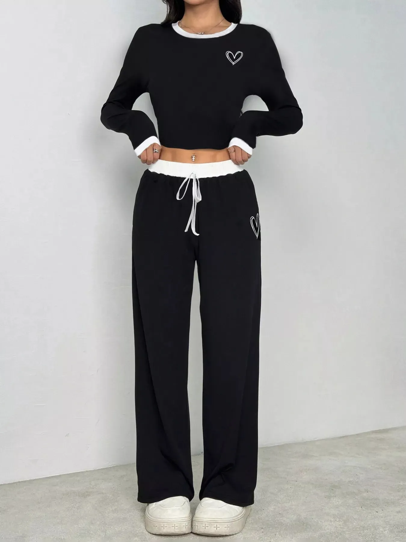 Contrast Trim Crop Top and Wide Leg Pants Set sold by Gigi Laurent product image thumbnail 5