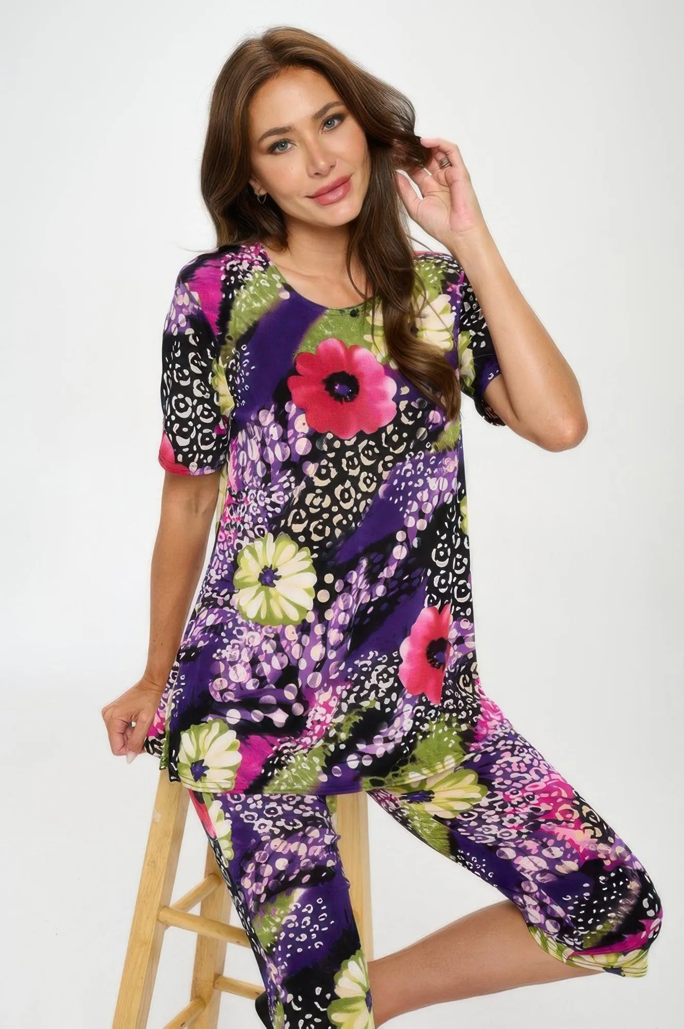 BNS Capri Pants Set sold by Gigi Laurent