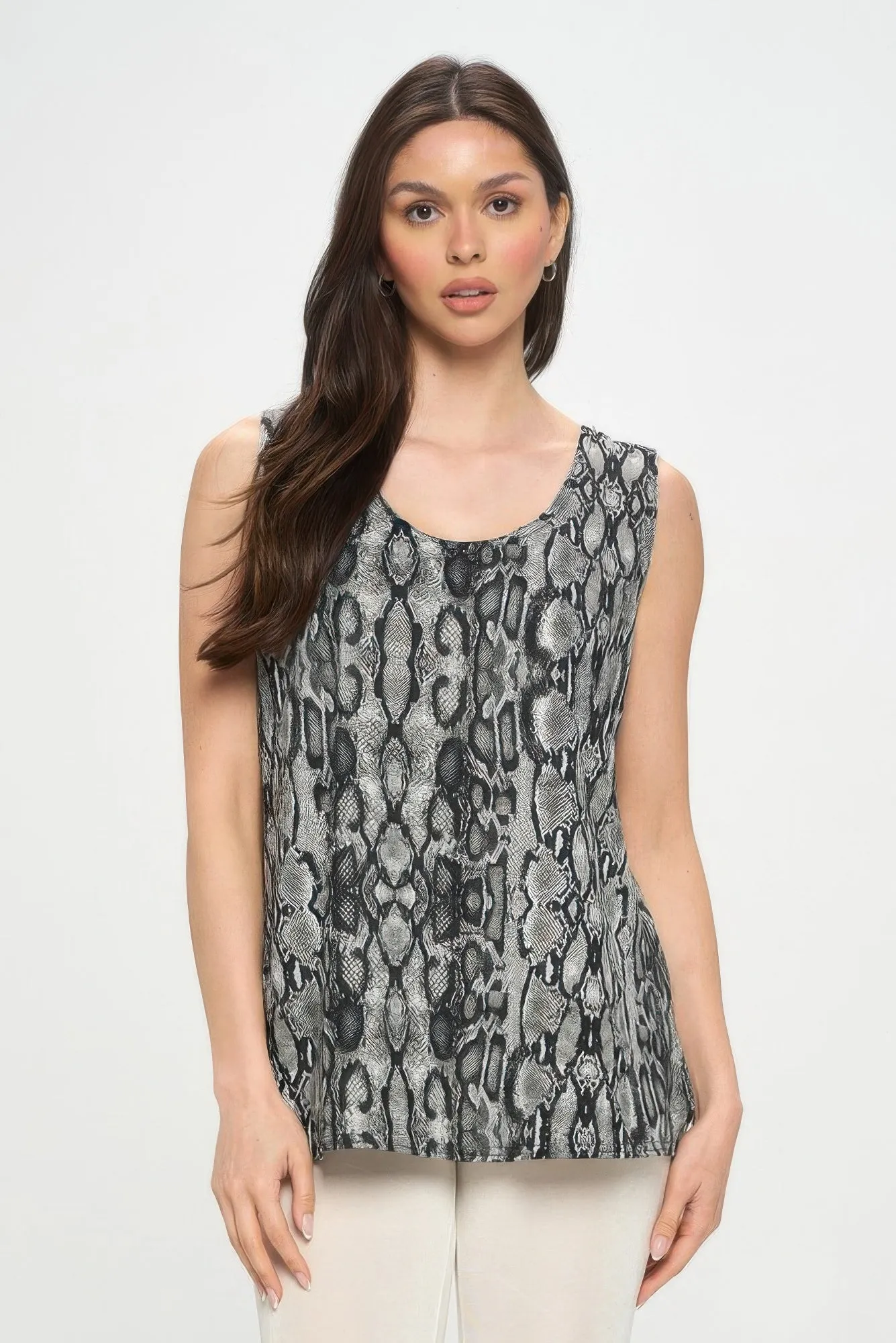 Hit Print Sleeveless Tank Top sold by Gigi Laurent product image thumbnail 4