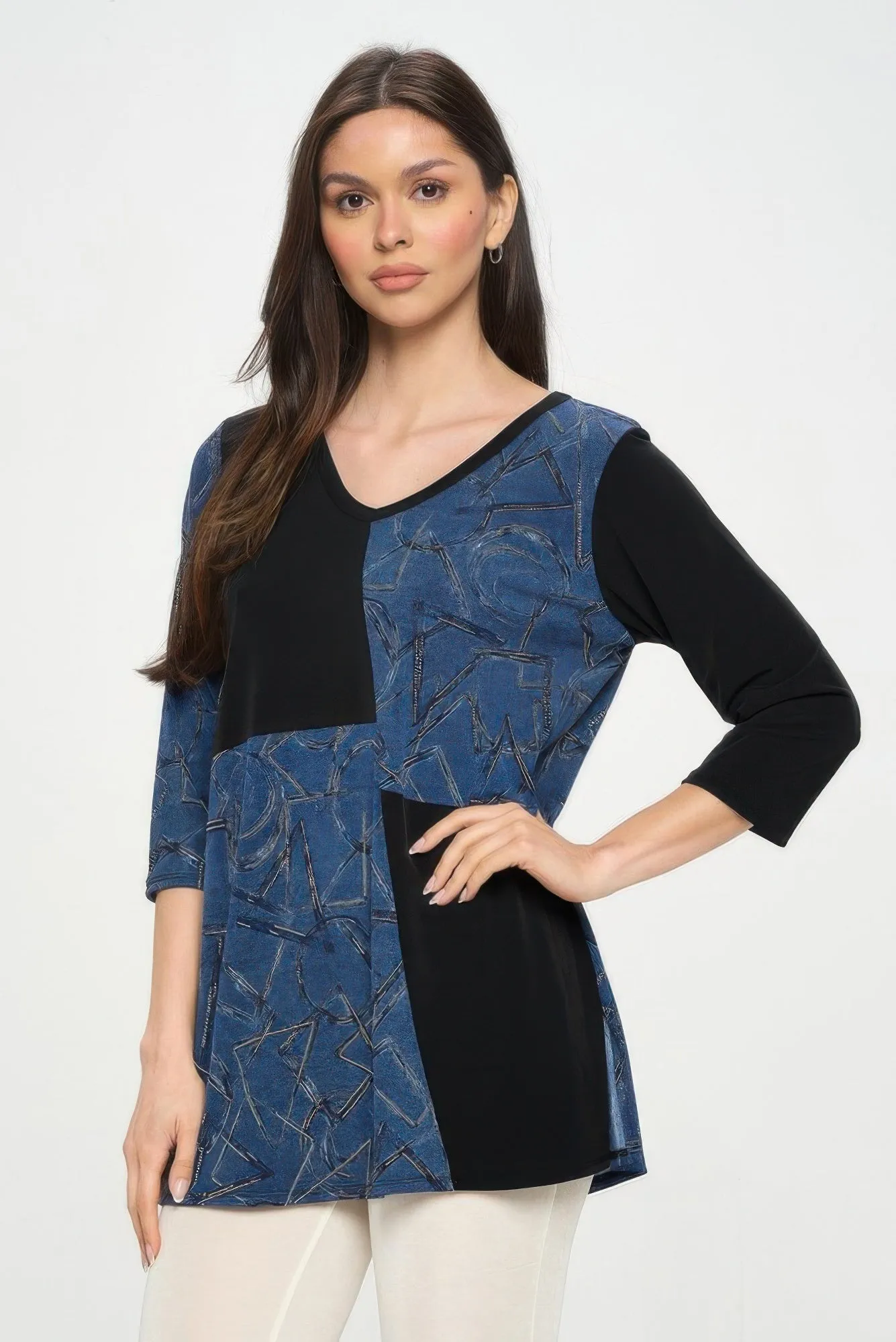 HIT Contrast V-Neck Tunic Top sold by Gigi Laurent product image thumbnail 2