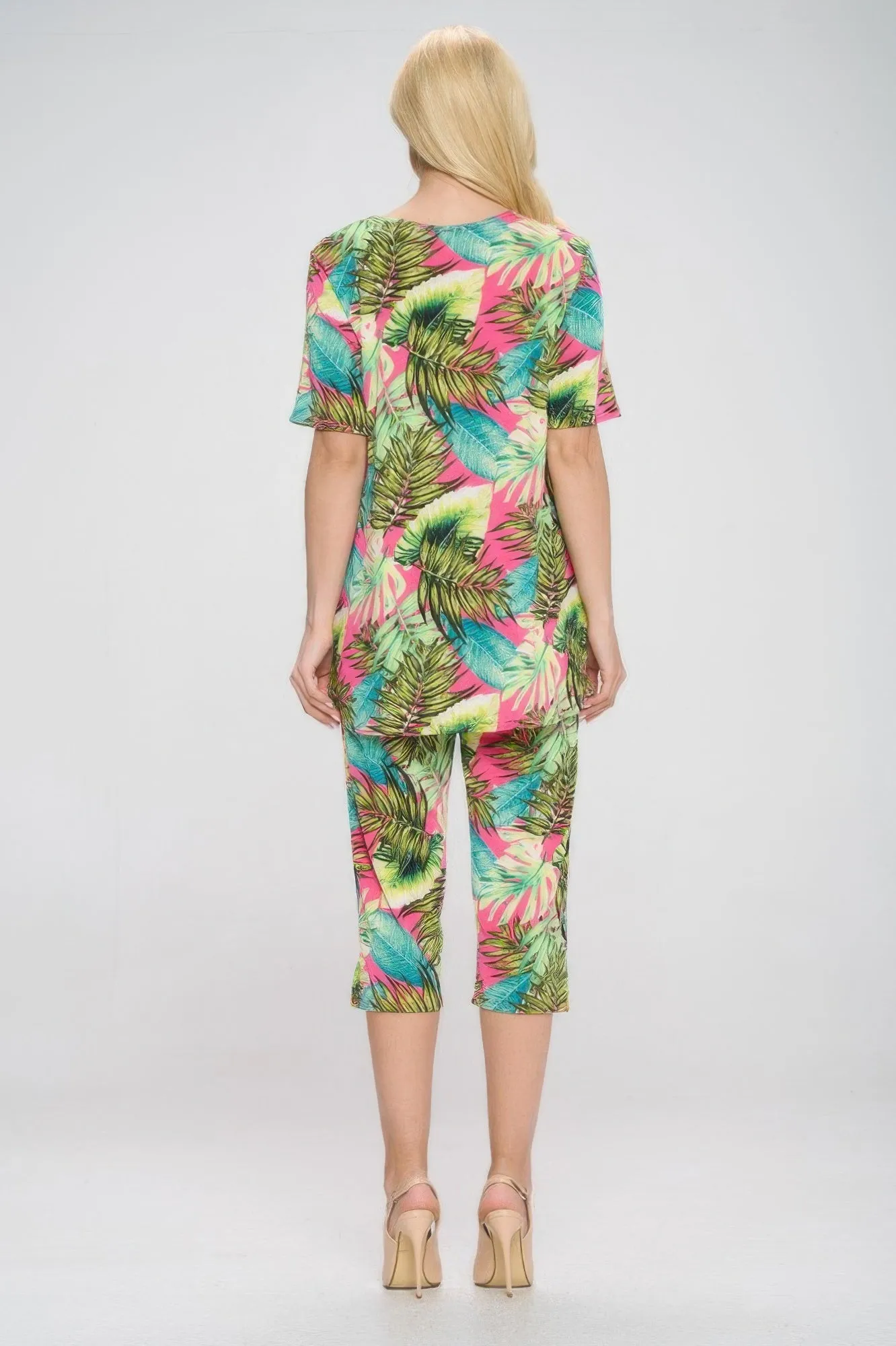 Plus Size Short Sleeve Top And Capri Pants Set sold by Gigi Laurent product image thumbnail 2