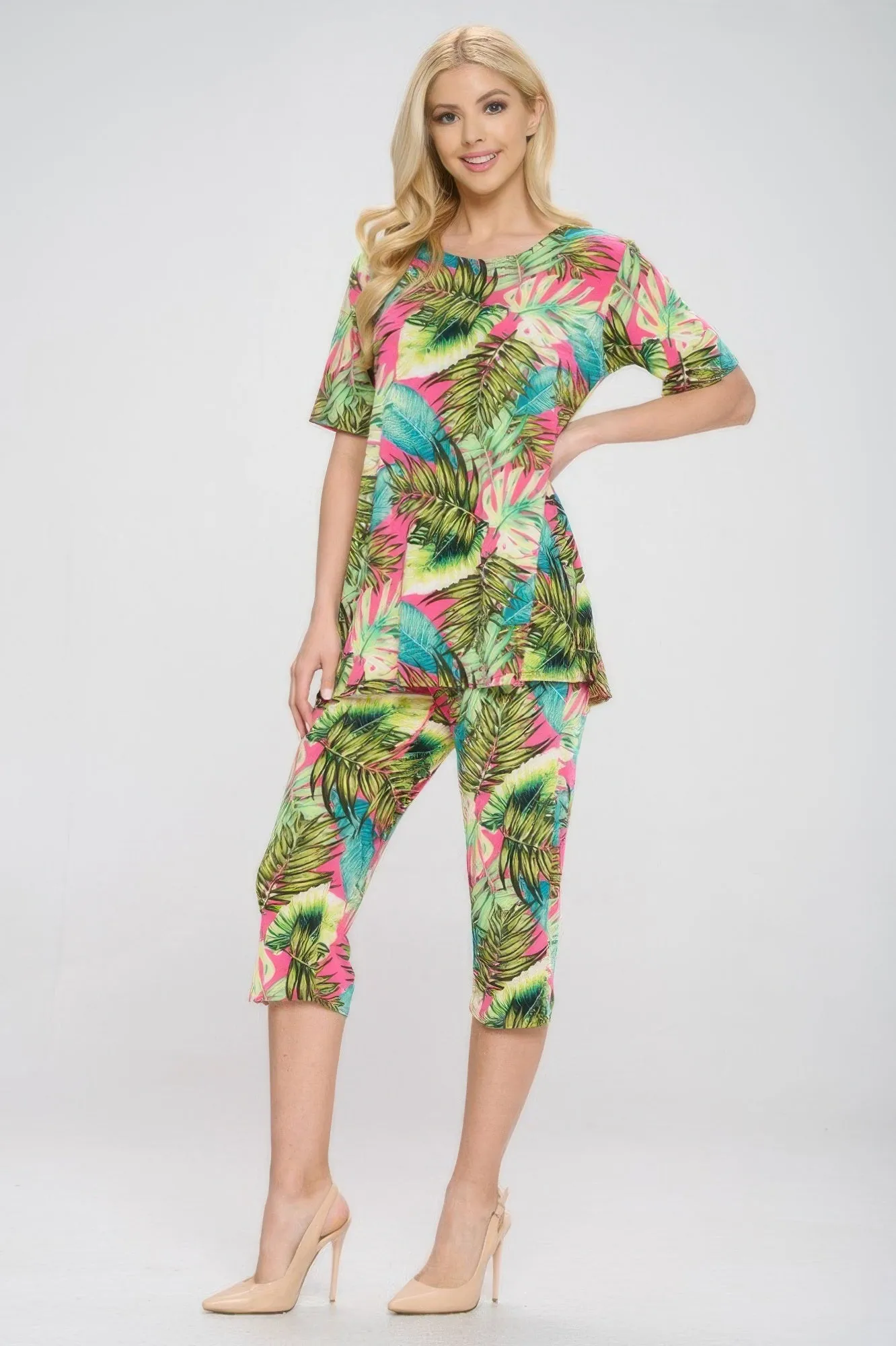 Plus Size Short Sleeve Top And Capri Pants Set sold by Gigi Laurent product image thumbnail 3