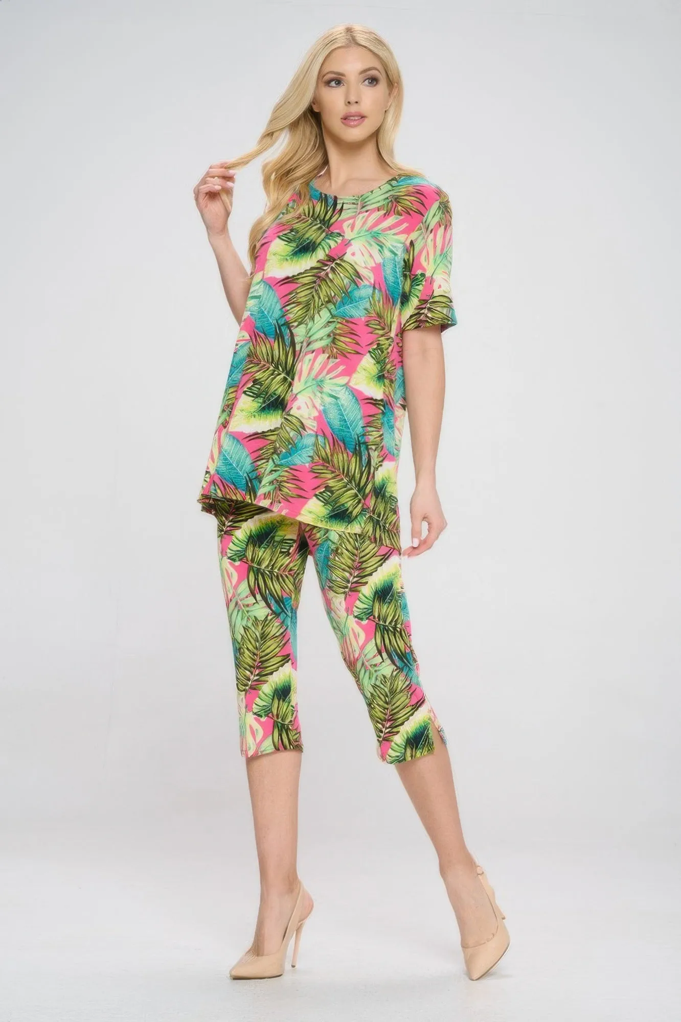 Plus Size Short Sleeve Top And Capri Pants Set sold by Gigi Laurent product image thumbnail 4