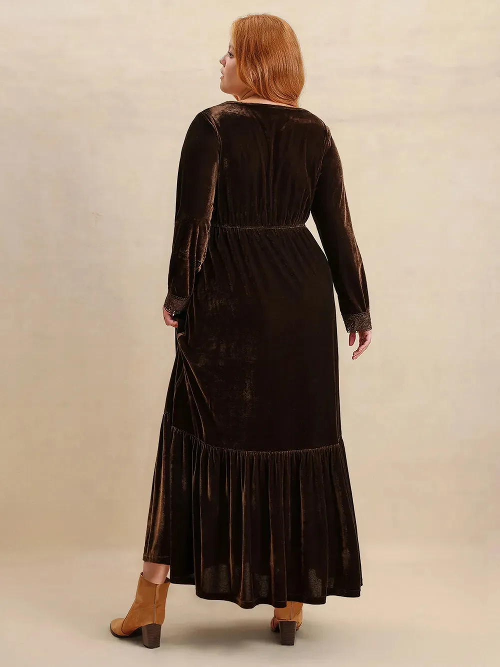 Plus Size Lace Detail V-Neck Long Sleeve Midi Dress sold by Gigi Laurent product image thumbnail 3