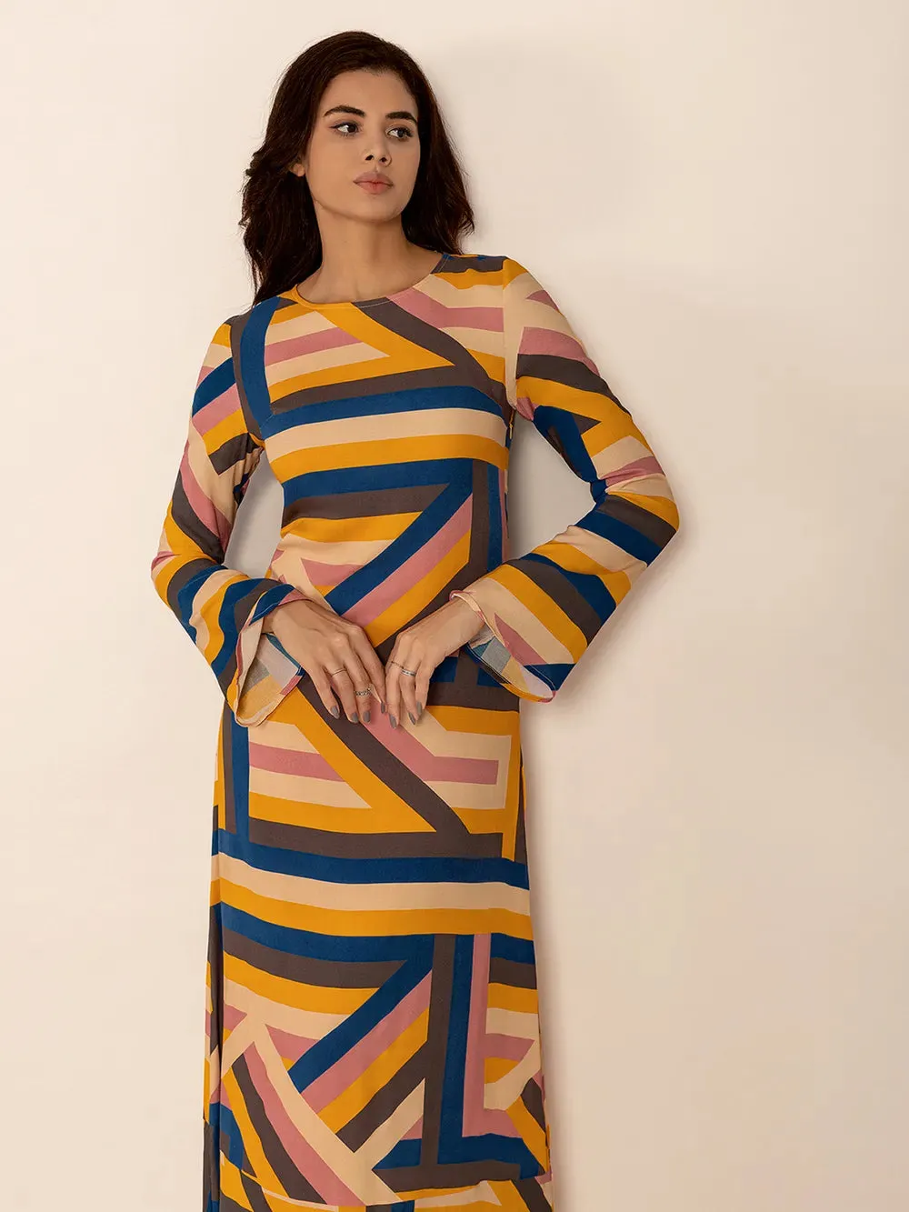 Contrast Round Neck Flare Sleeve Midi Dress sold by Gigi Laurent product image thumbnail 5