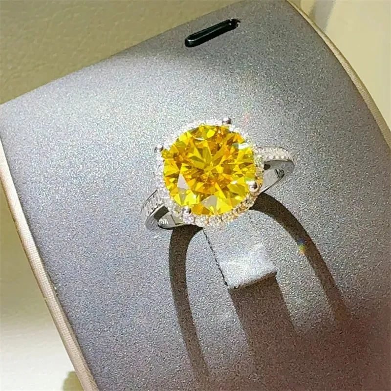 3 Carat Moissanite Zircon 925 Sterling Silver Ring sold by Gigi Laurent product image thumbnail 2