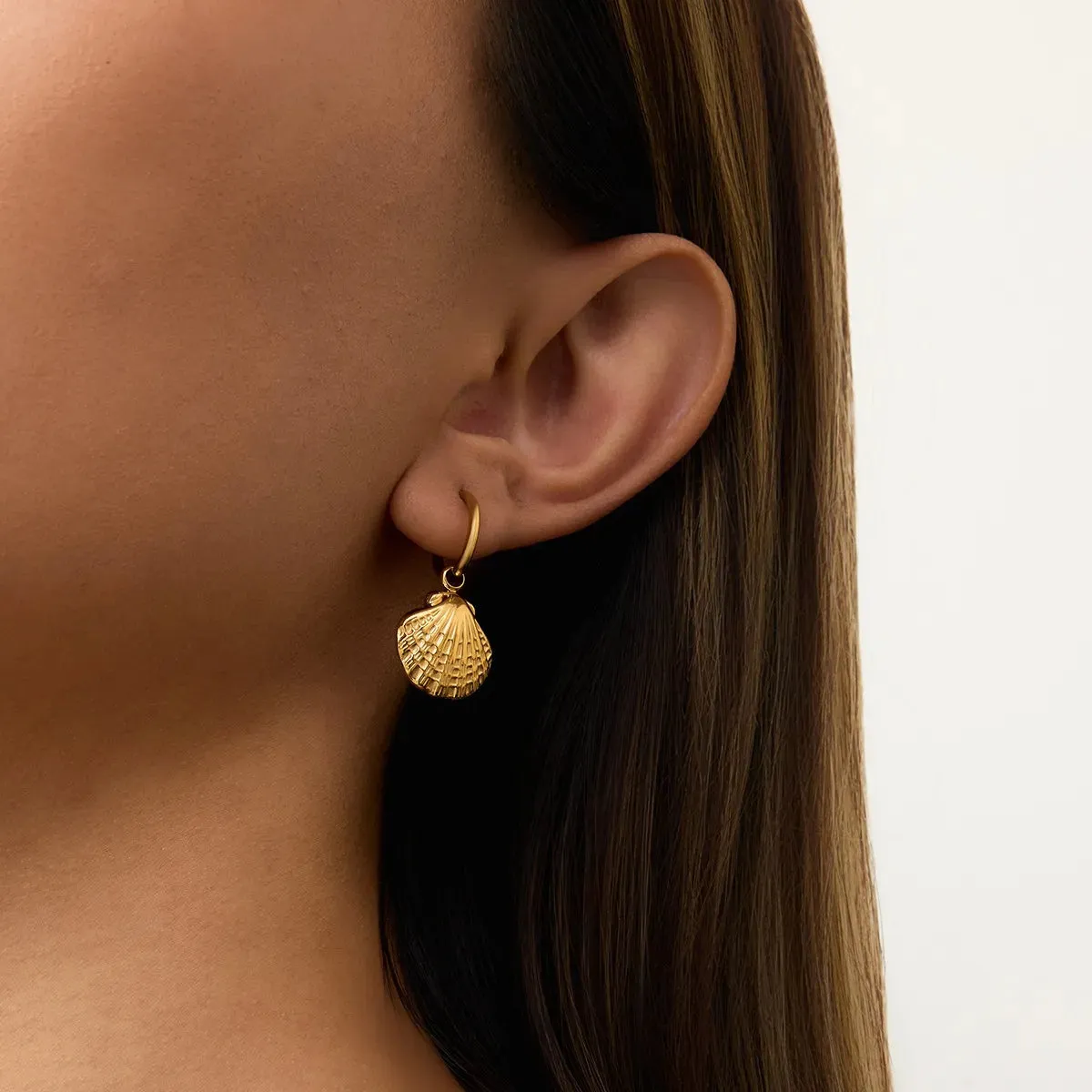 Vintage Gold Seashell & Starfish Drop Earrings sold by Gigi Laurent product image thumbnail 5