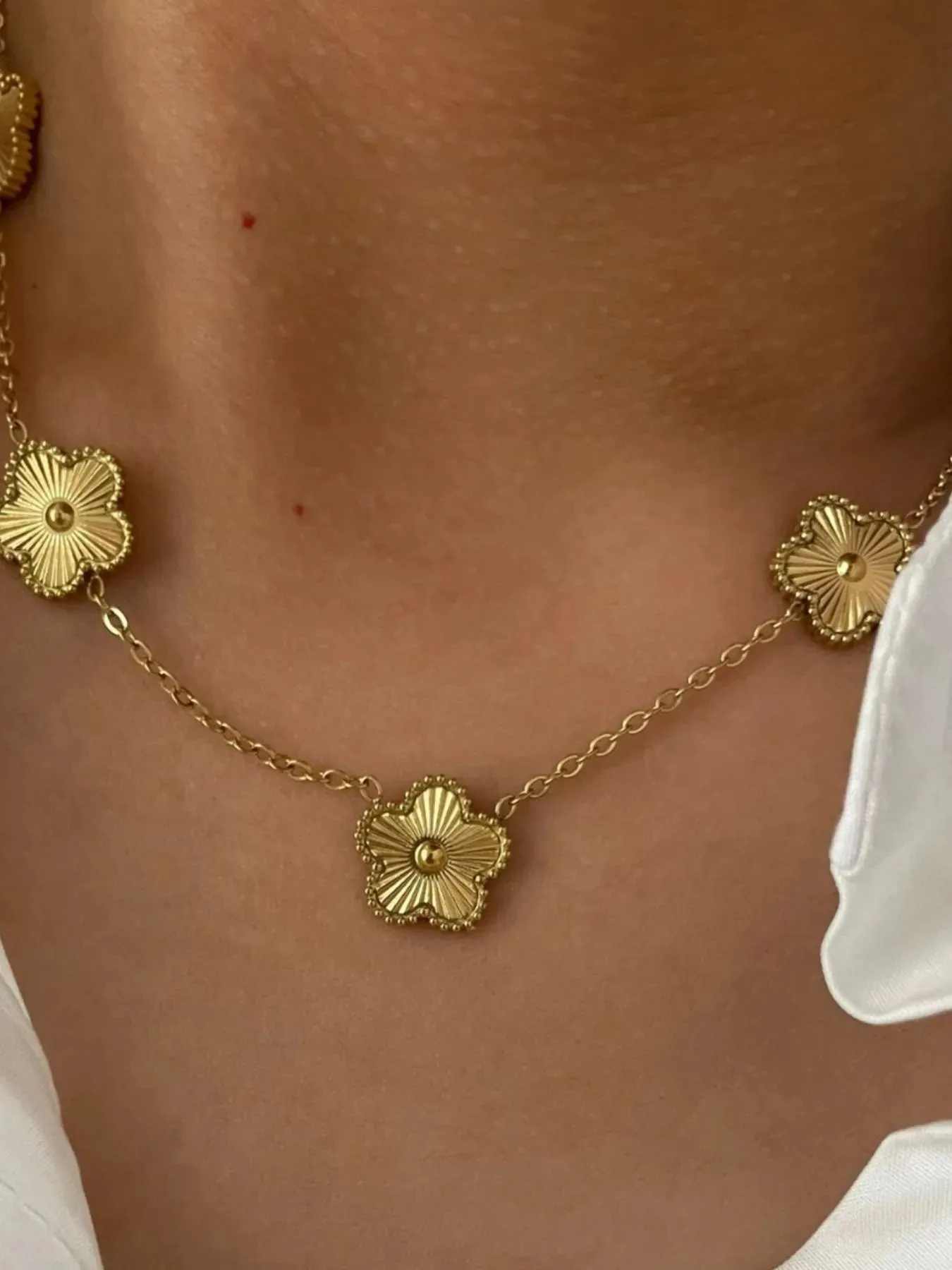 18K Gold-Plated Flower Chain Necklace sold by Gigi Laurent product image thumbnail 2
