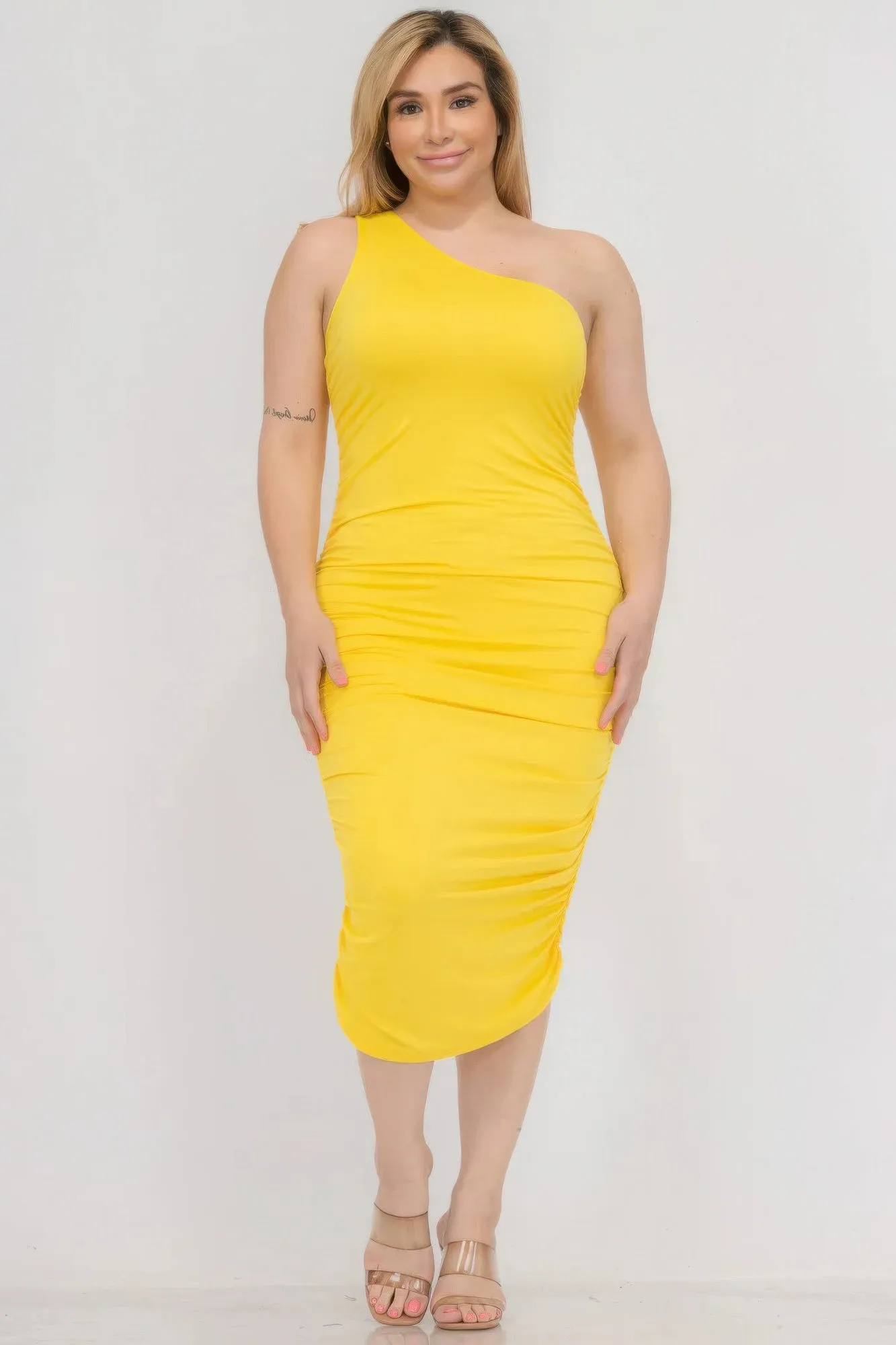Plus Size Sexy Solid Color Ruched One Shoulder Midi Bodycon Dress sold by Gigi Laurent product image thumbnail 2