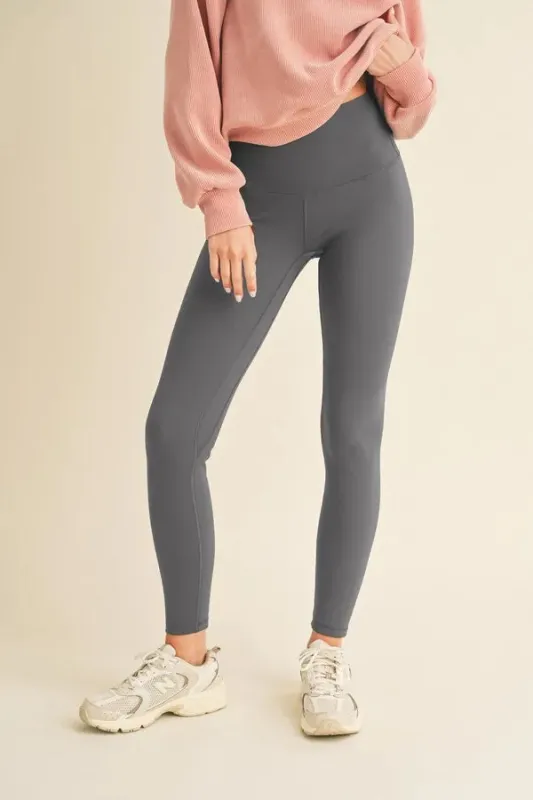 Yelete Full Size Fleece Lined High Waisted Leggings sold by Gigi Laurent