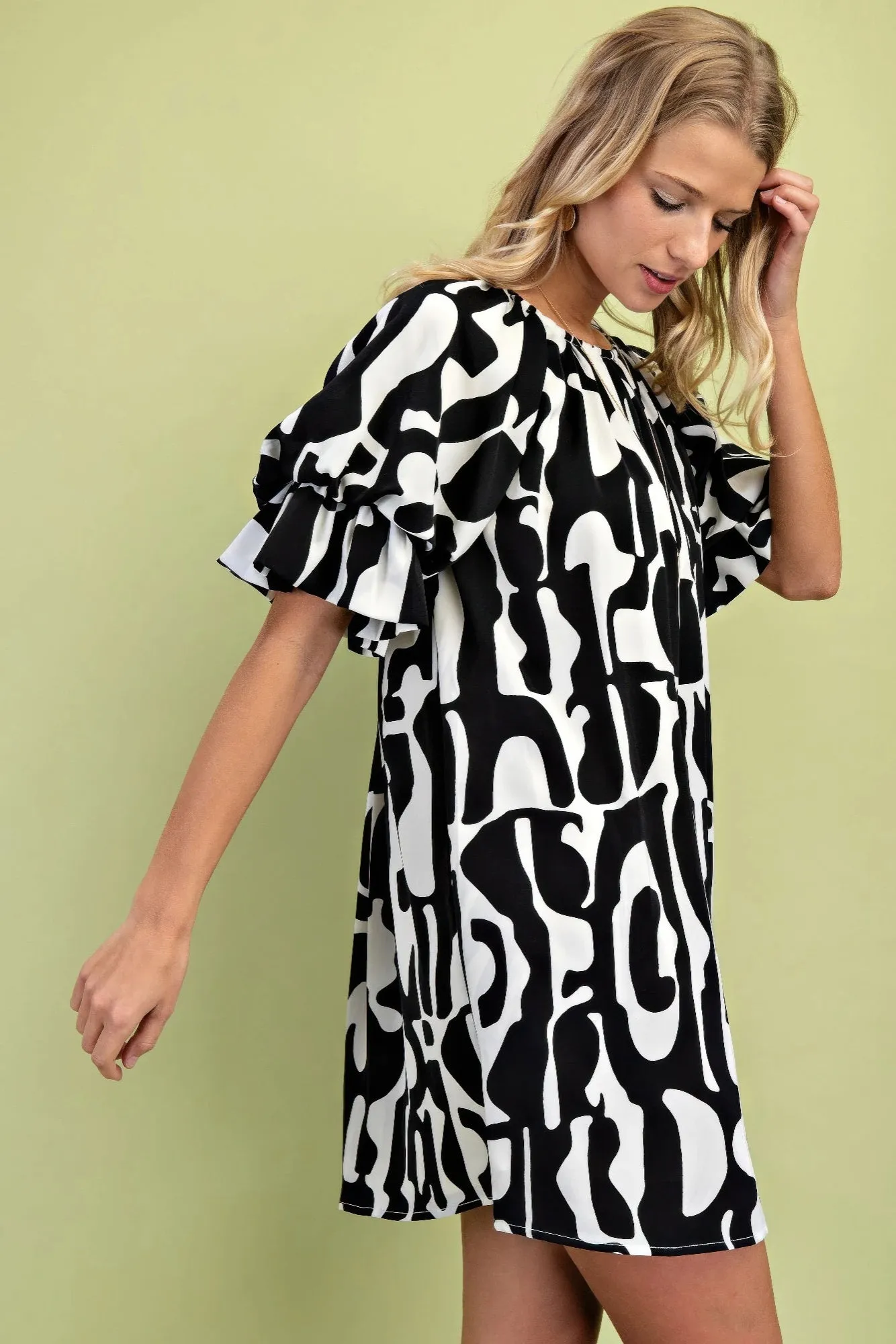 Geometric Print Loose Fit Mini Dress With Gathered Balloon Sleeves sold by Gigi Laurent product image thumbnail 4
